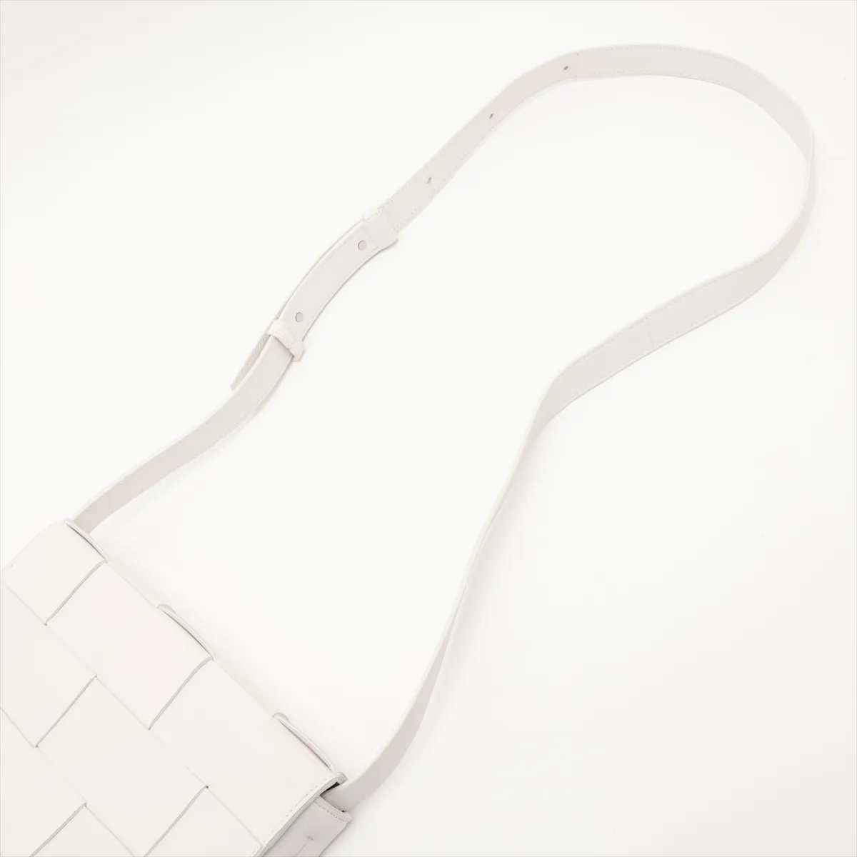 Maxi Intrecciato Cassette Leather Shoulder Bag, White — view 5