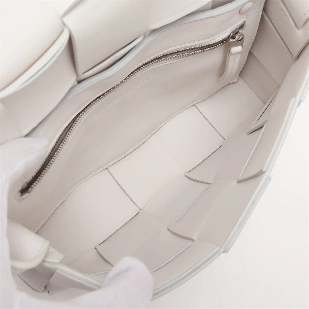 Maxi Intrecciato Cassette Leather Shoulder Bag, White — view 6