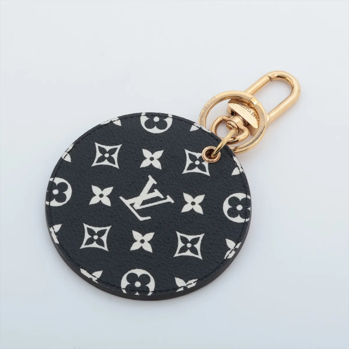 M69722 Portocle Illustre LV Crafty BC0270 Charm GP x PVC Red x Black Thread — view 2