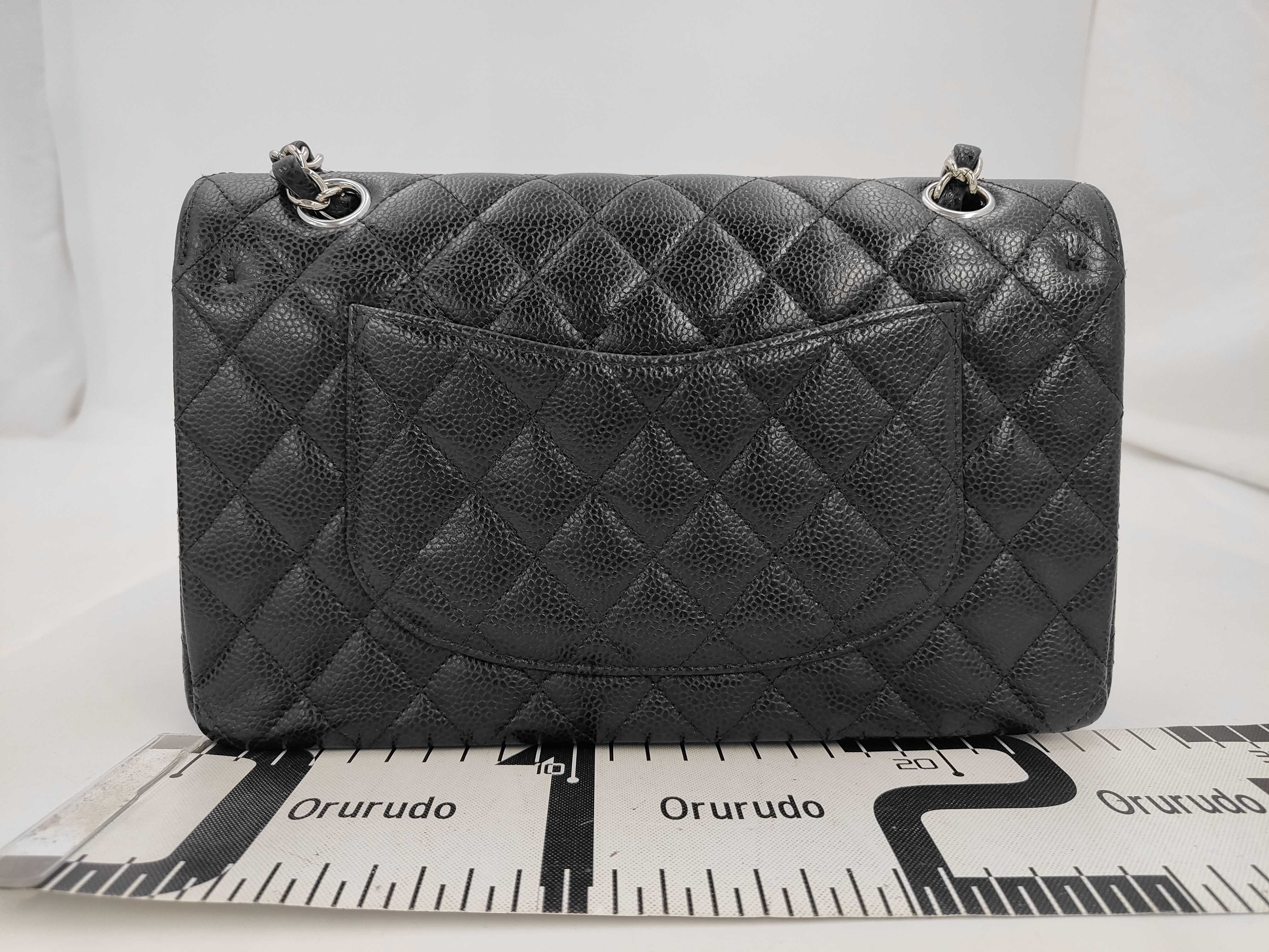 Matelassé 25 Caviar Skin Black Silver Hardware Double Flap Shoulder Bag (Serial Number 29) — view 2