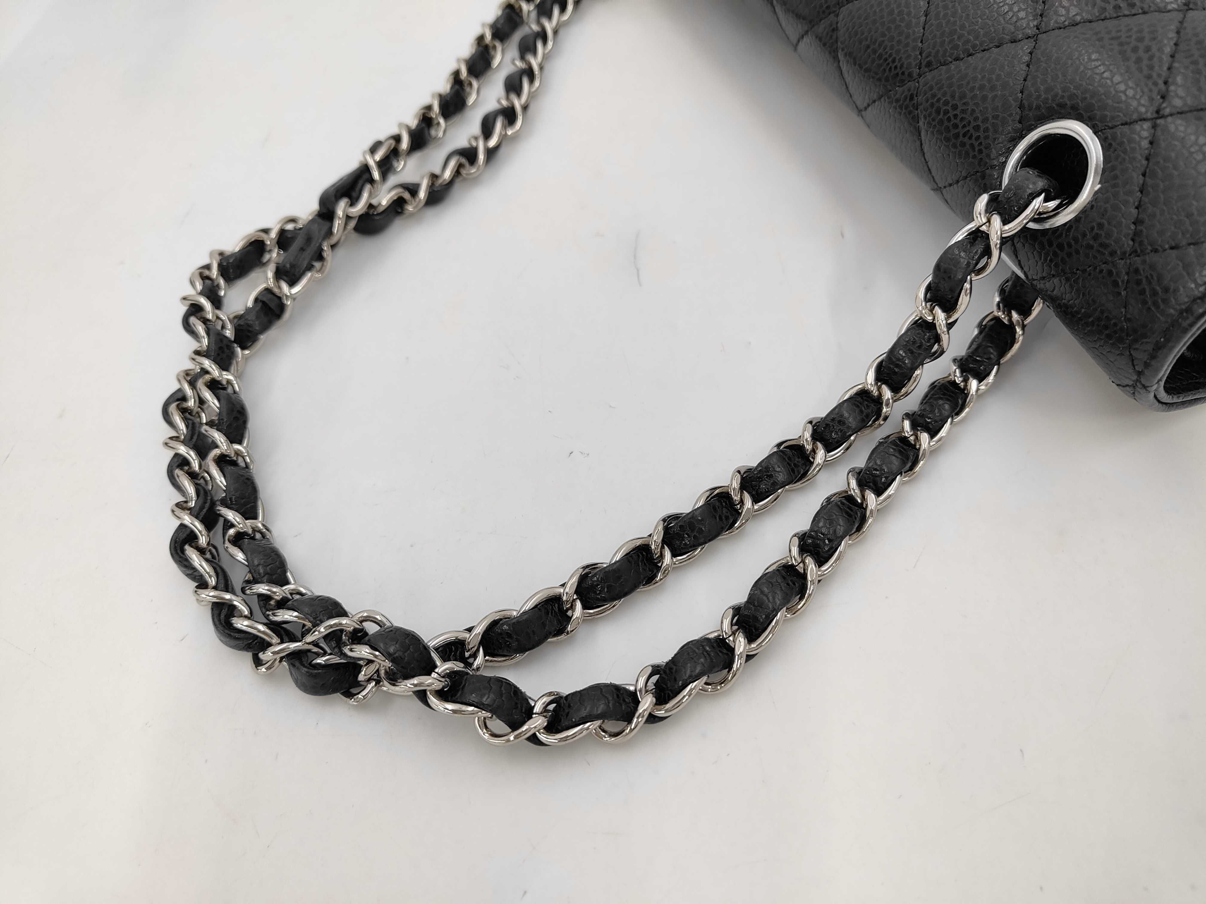 Matelassé 25 Caviar Skin Black Silver Hardware Double Flap Shoulder Bag (Serial Number 29) — view 3
