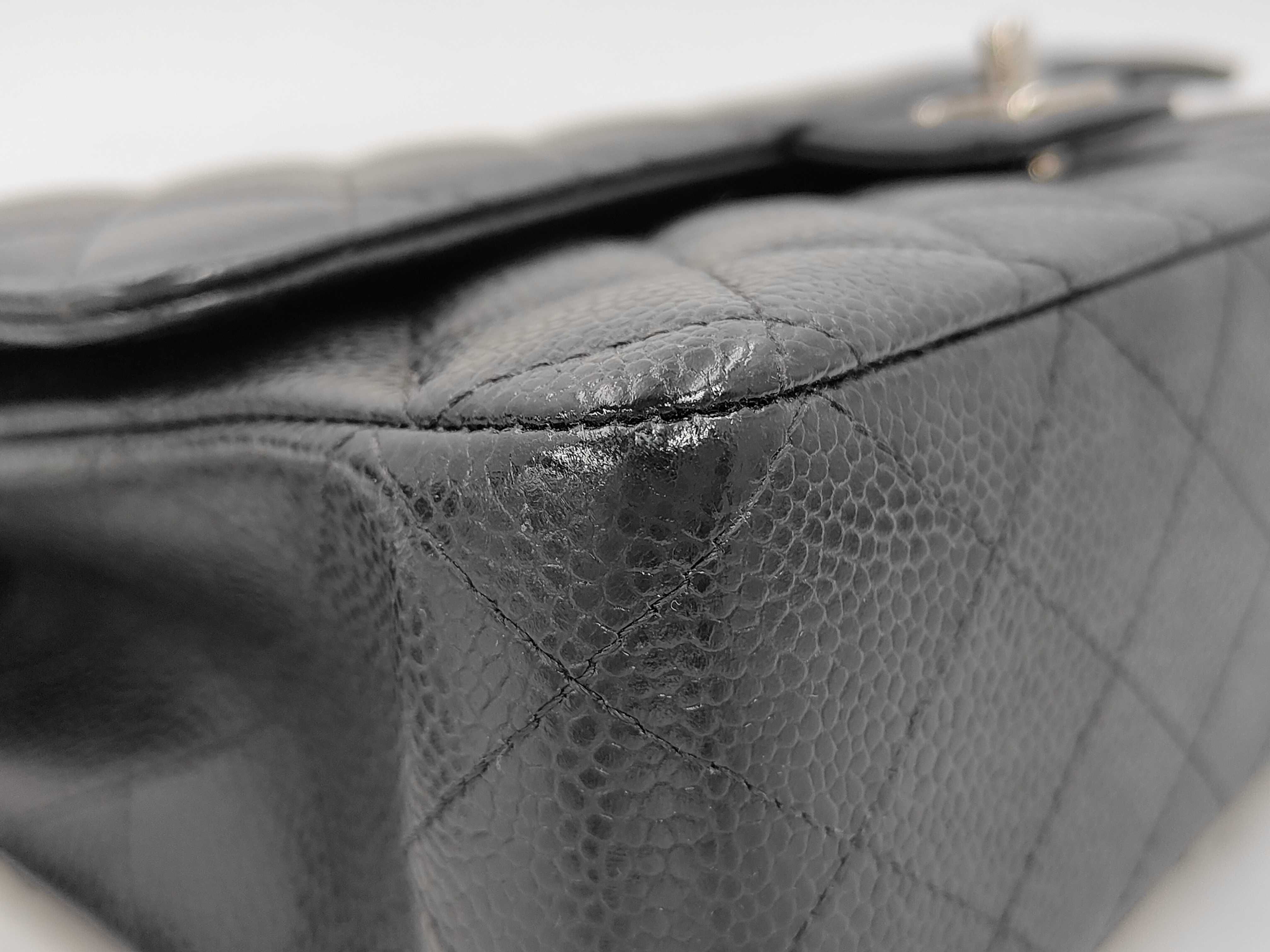 Matelassé 25 Caviar Skin Black Silver Hardware Double Flap Shoulder Bag (Serial Number 29) — view 5