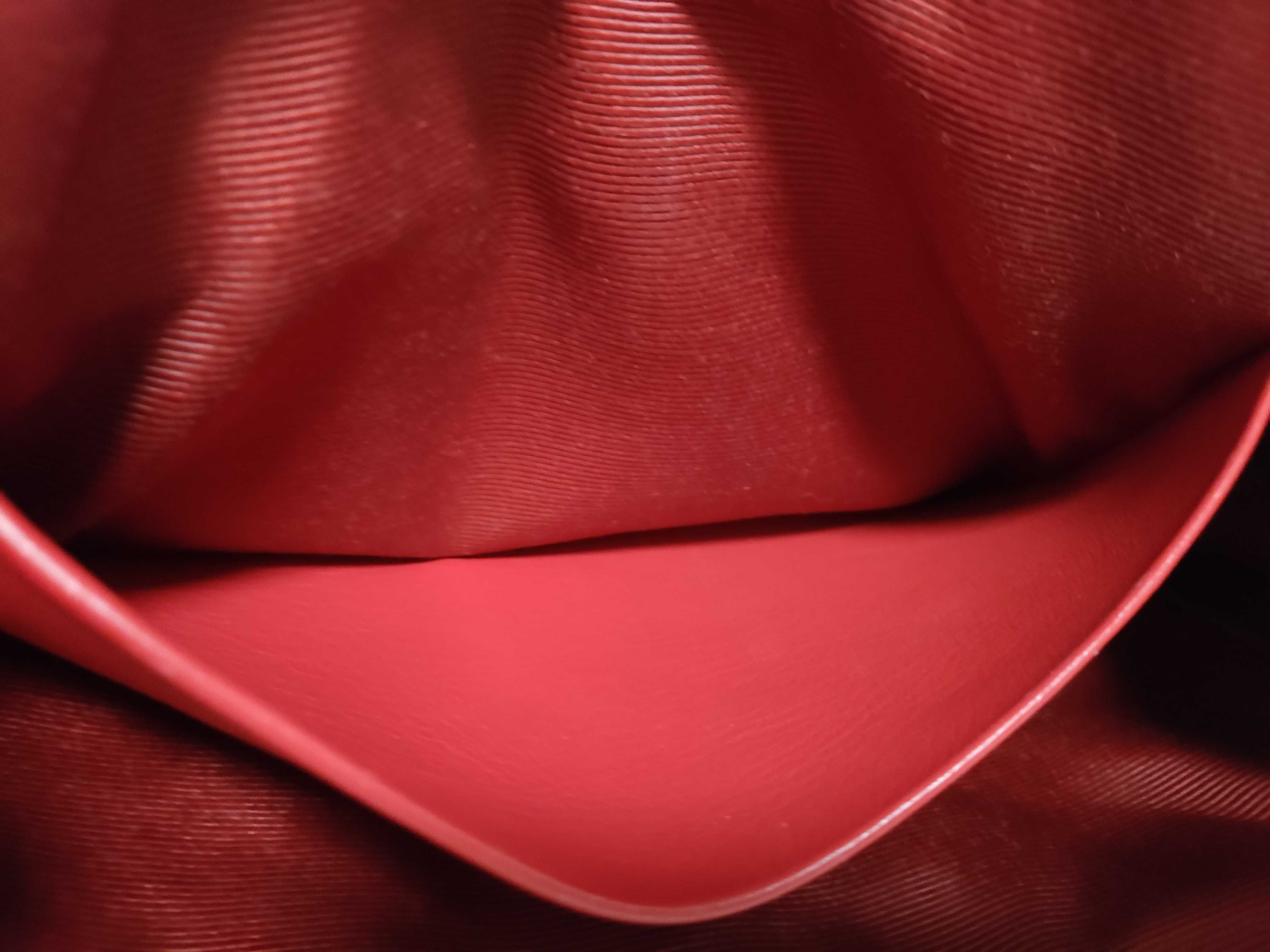 Stardust Backpack / 01-RU-1106 / Cannage Quilt / Red / Silver Hardware Backpack — view 10