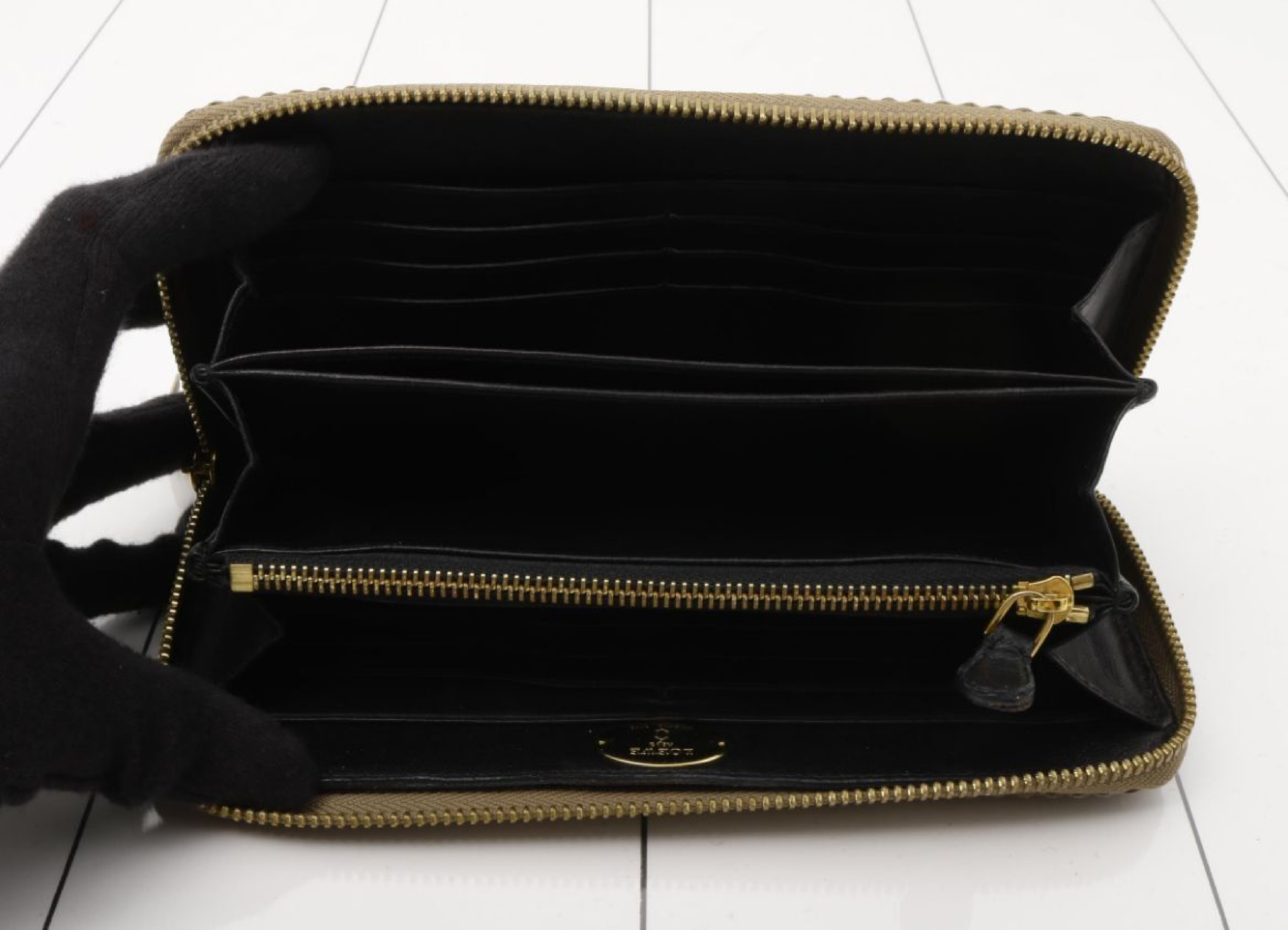 Anagram Nappa Leather Round Zip Long Wallet — view 4