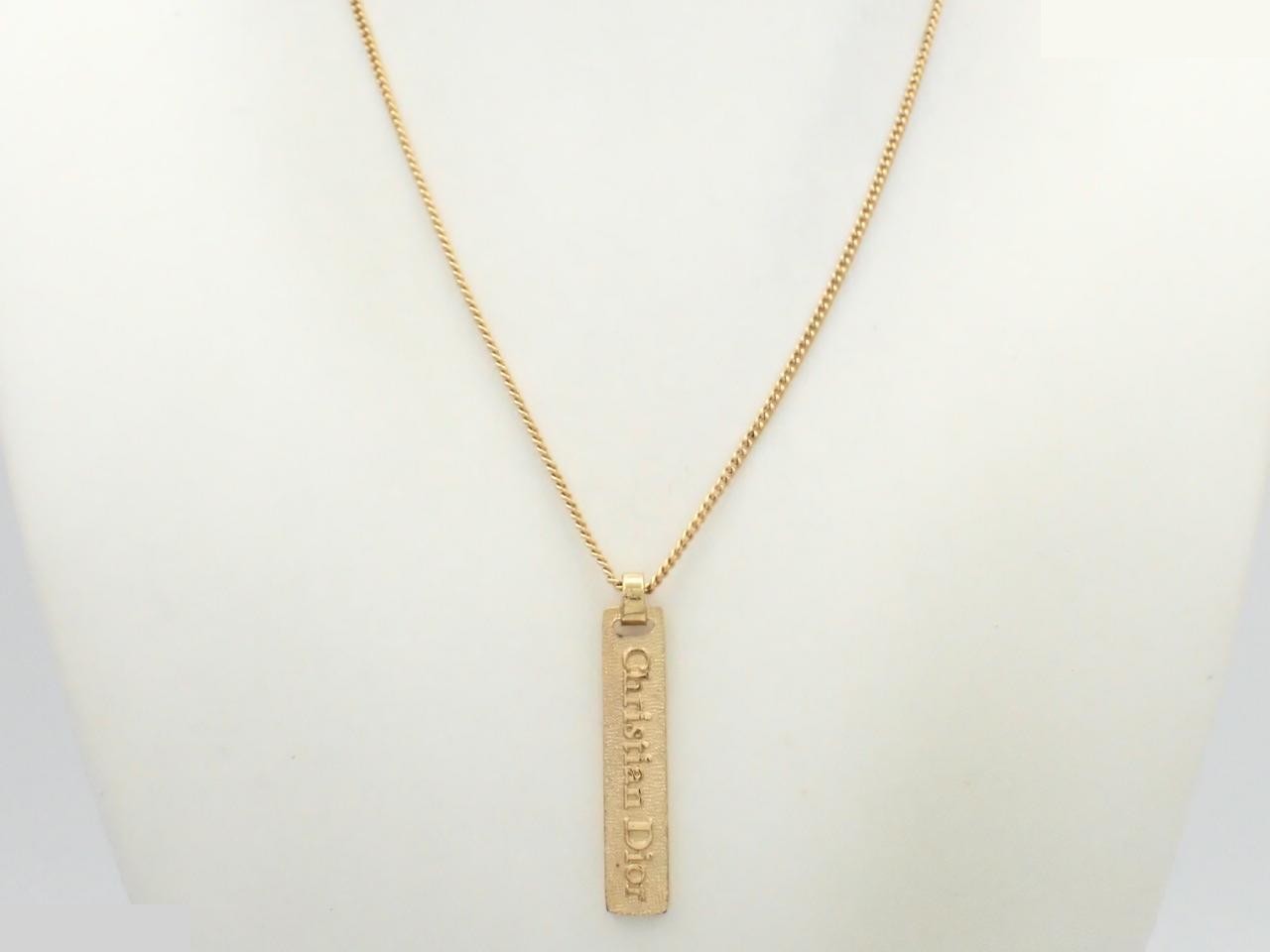 necklace — view 3