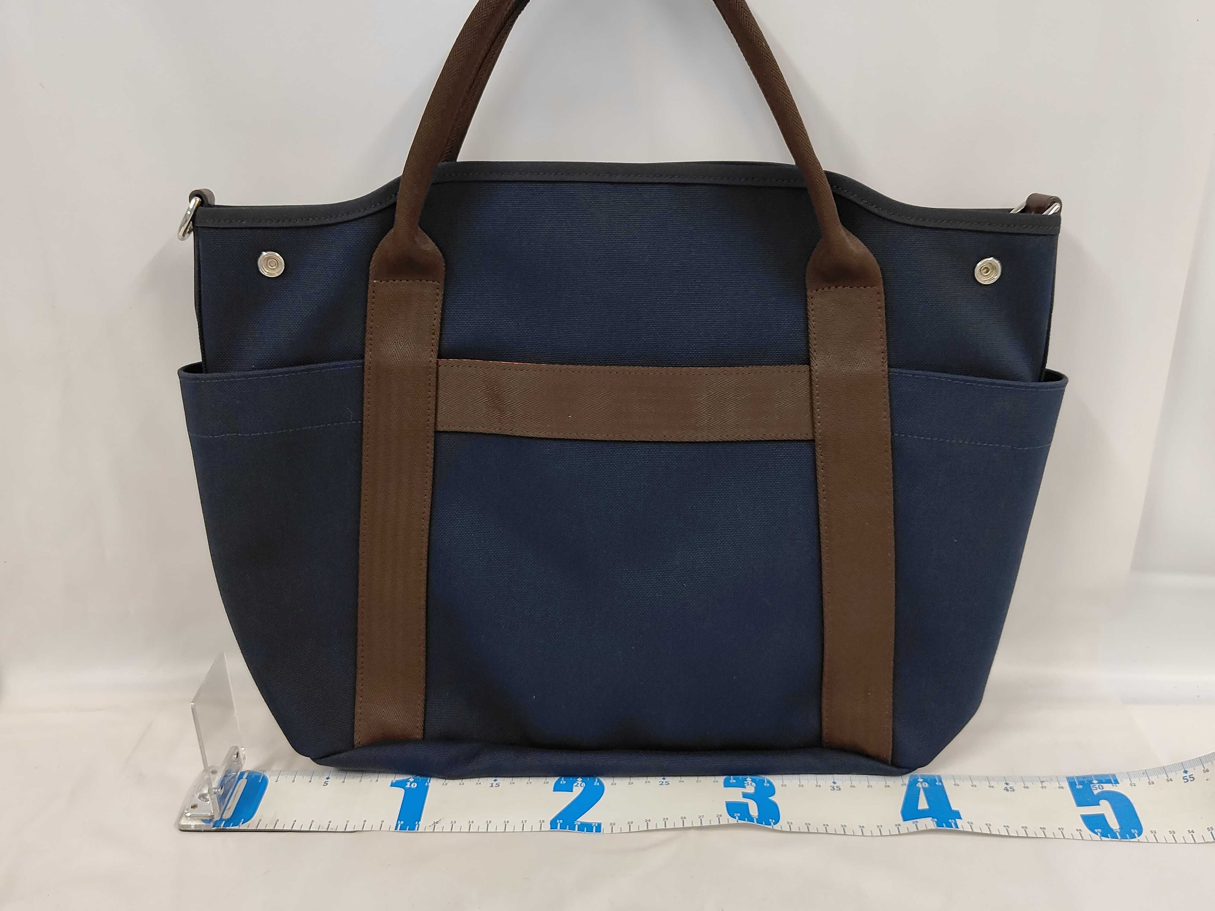 Toile Chevron Sac de Pansage Groom Blue Navy Silver Hardware C Stamp Tote Bag — view 2