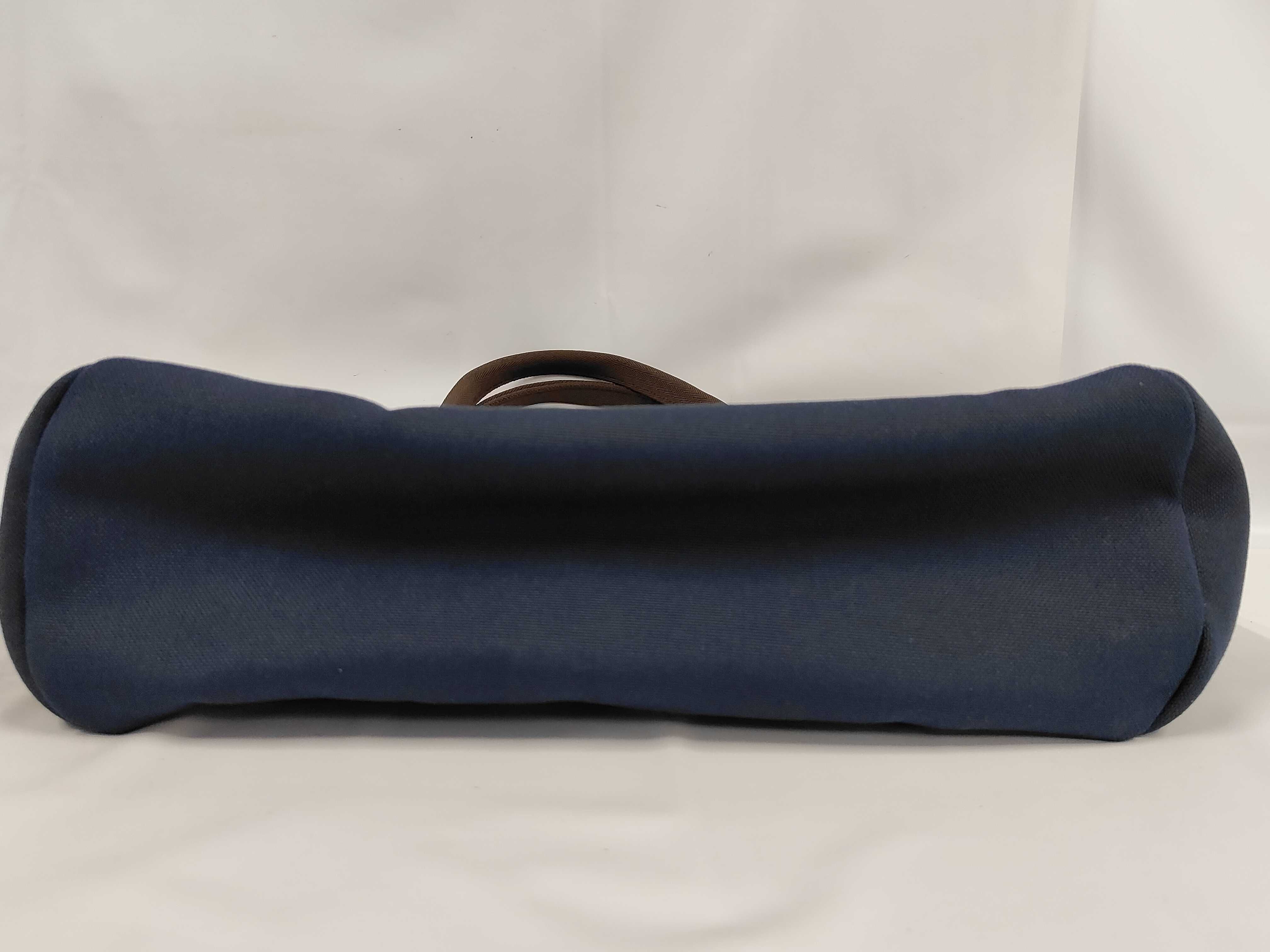Toile Chevron Sac de Pansage Groom Blue Navy Silver Hardware C Stamp Tote Bag — view 4