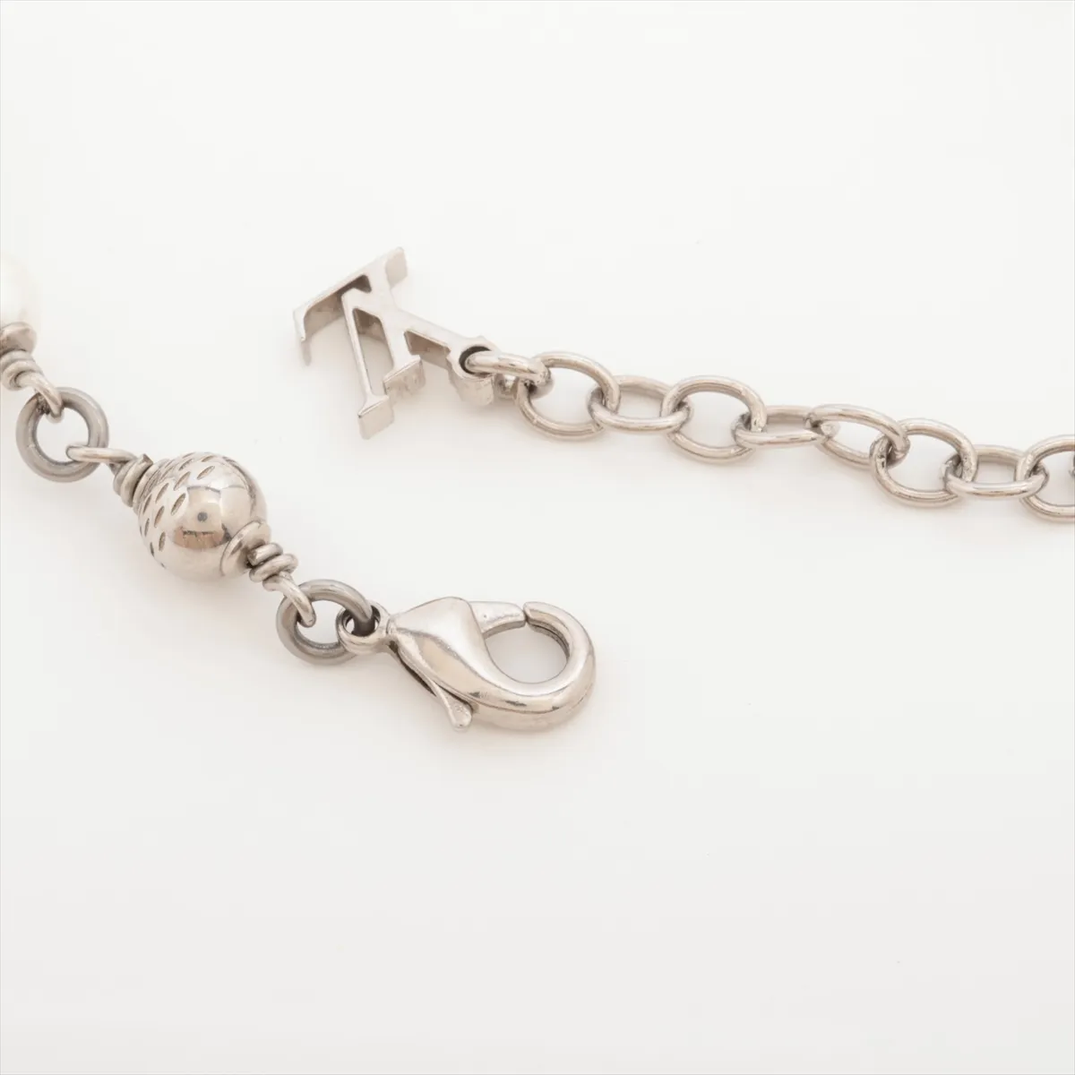 LE0225 Bracelet, Metal x Faux Pearl, Silver. Shows signs of wear, — view 4