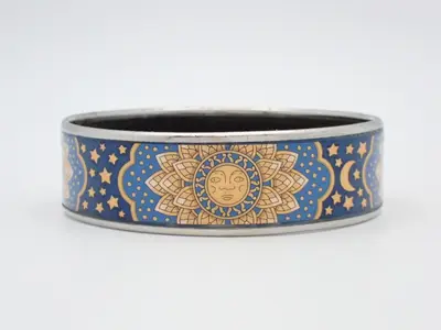 Enamel bracelet/bangle, wrist circumference approximately 20cm