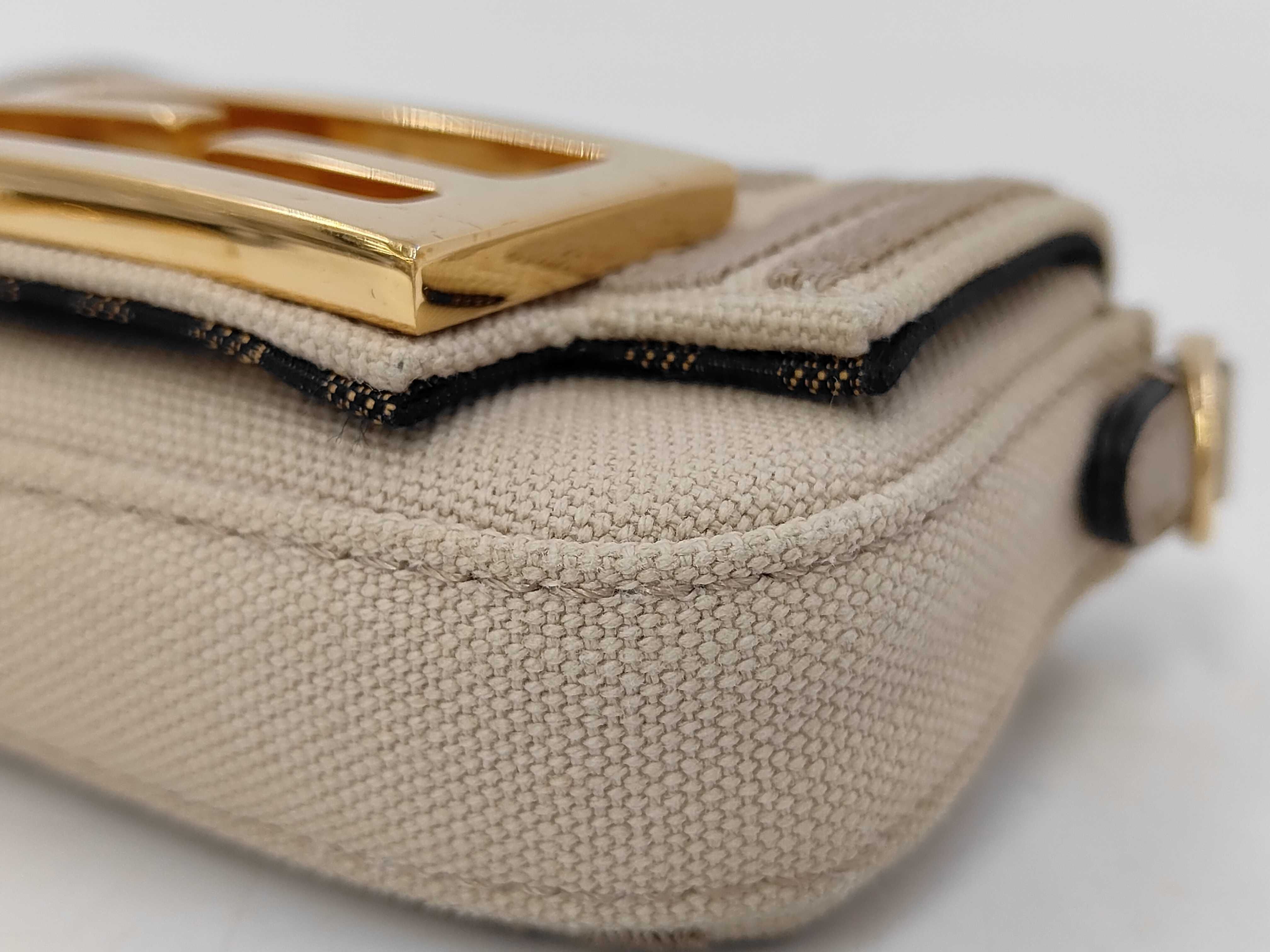 Zucca Nano Bucket Bag Charm Shoulder Bag — view 3
