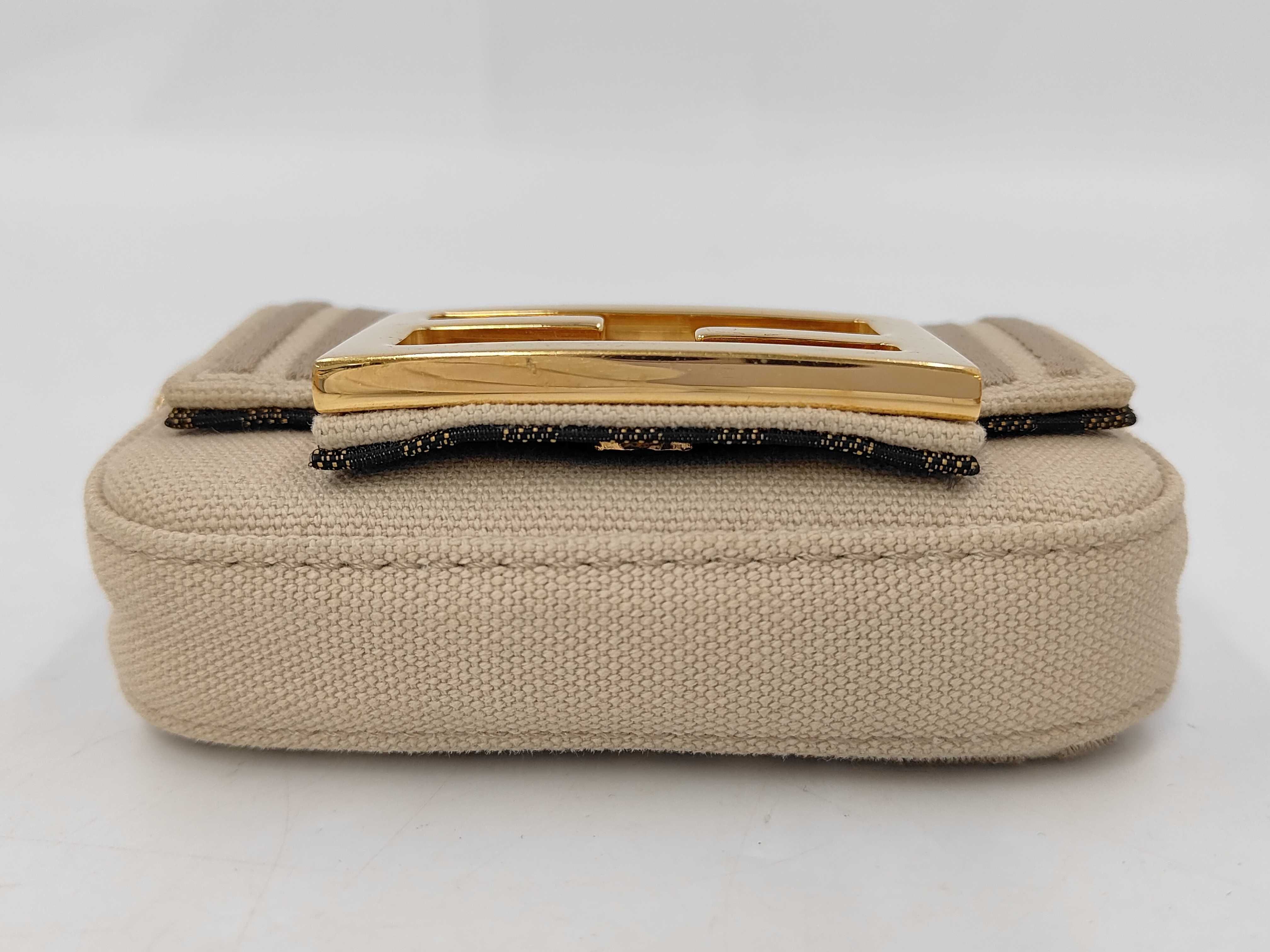 Zucca Nano Bucket Bag Charm Shoulder Bag — view 4
