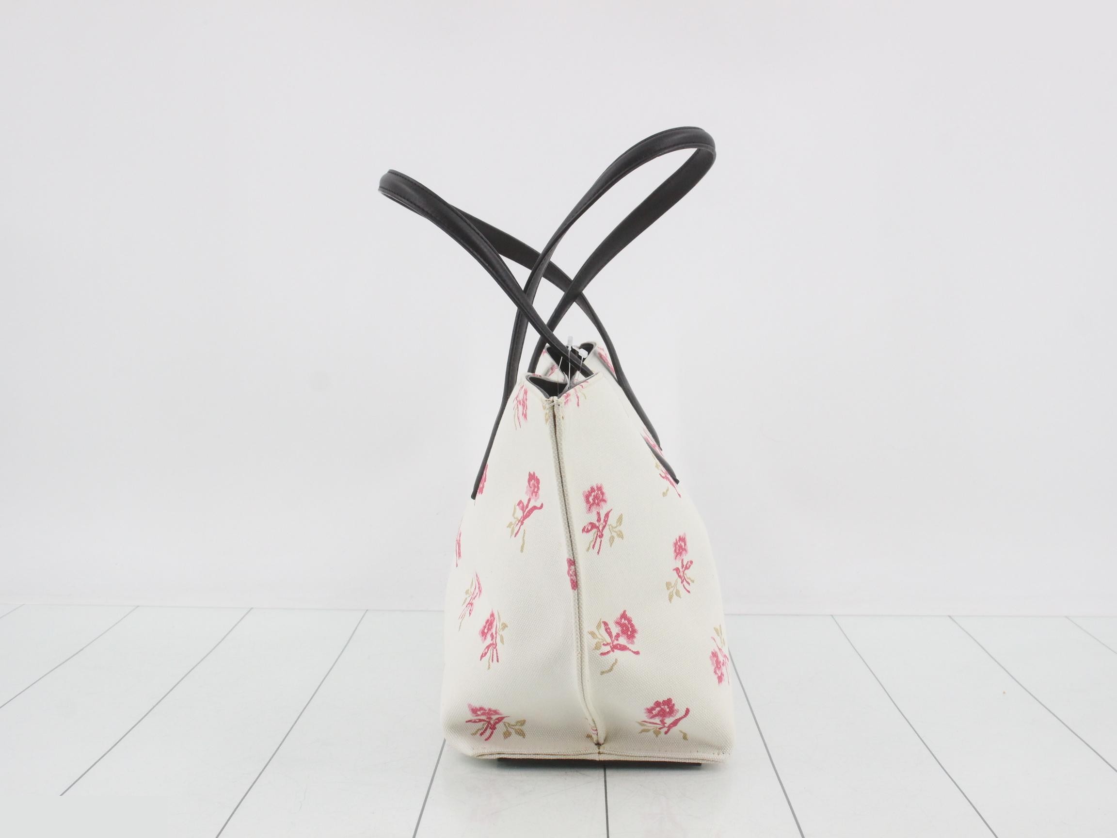 T-Shopper Bags / Tote Bags — view 4