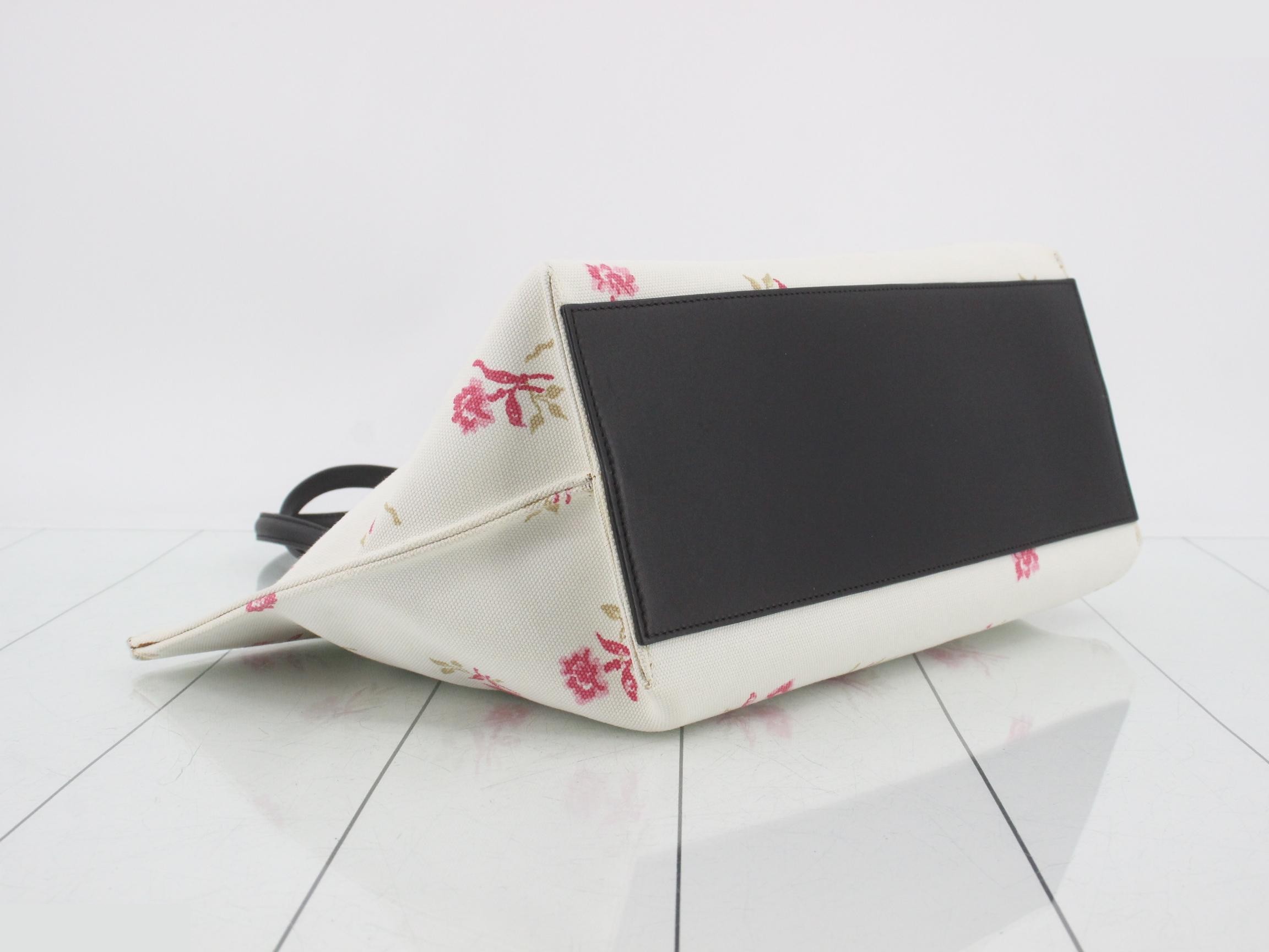 T-Shopper Bags / Tote Bags — view 5