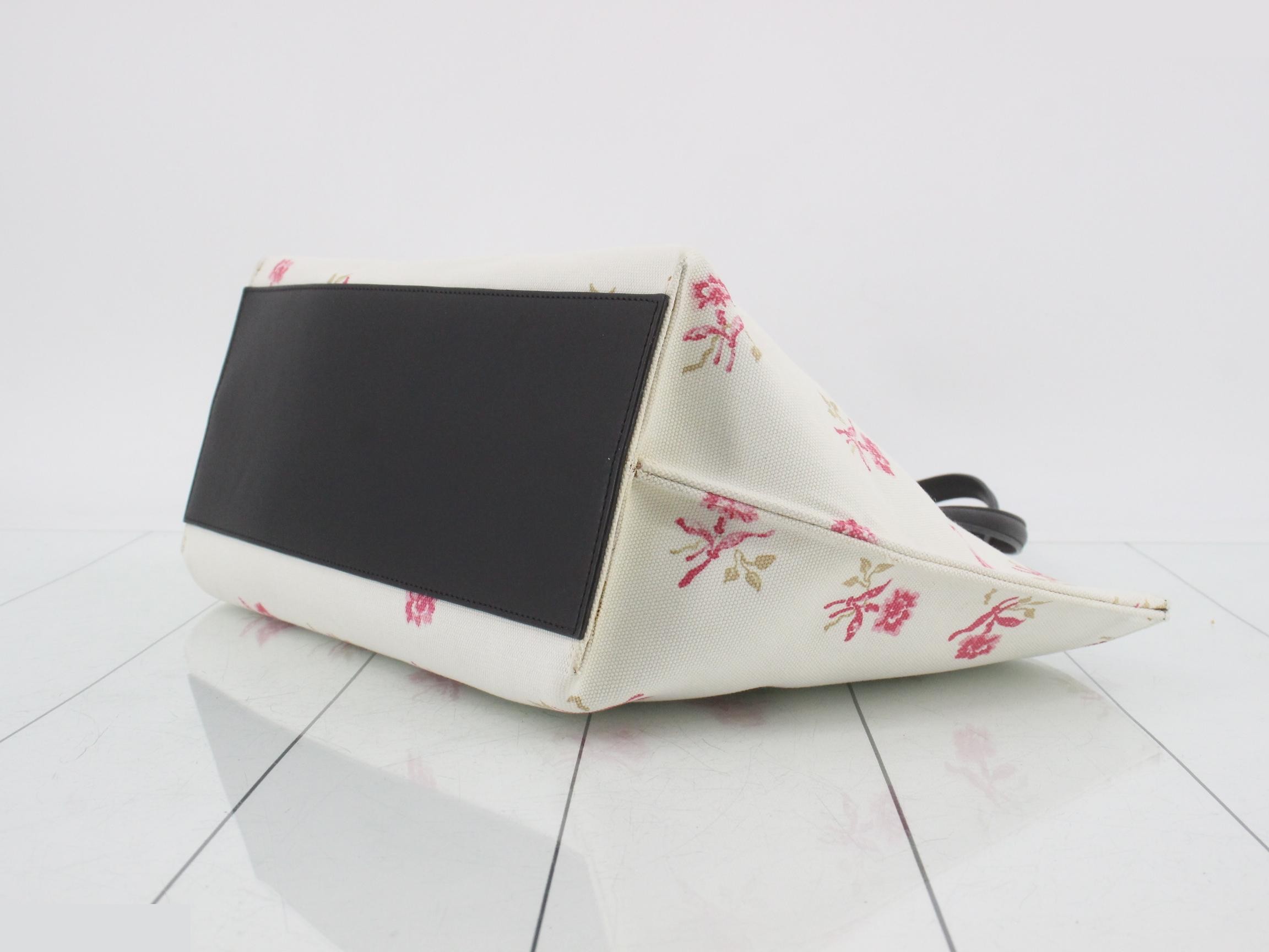 T-Shopper Bags / Tote Bags — view 6