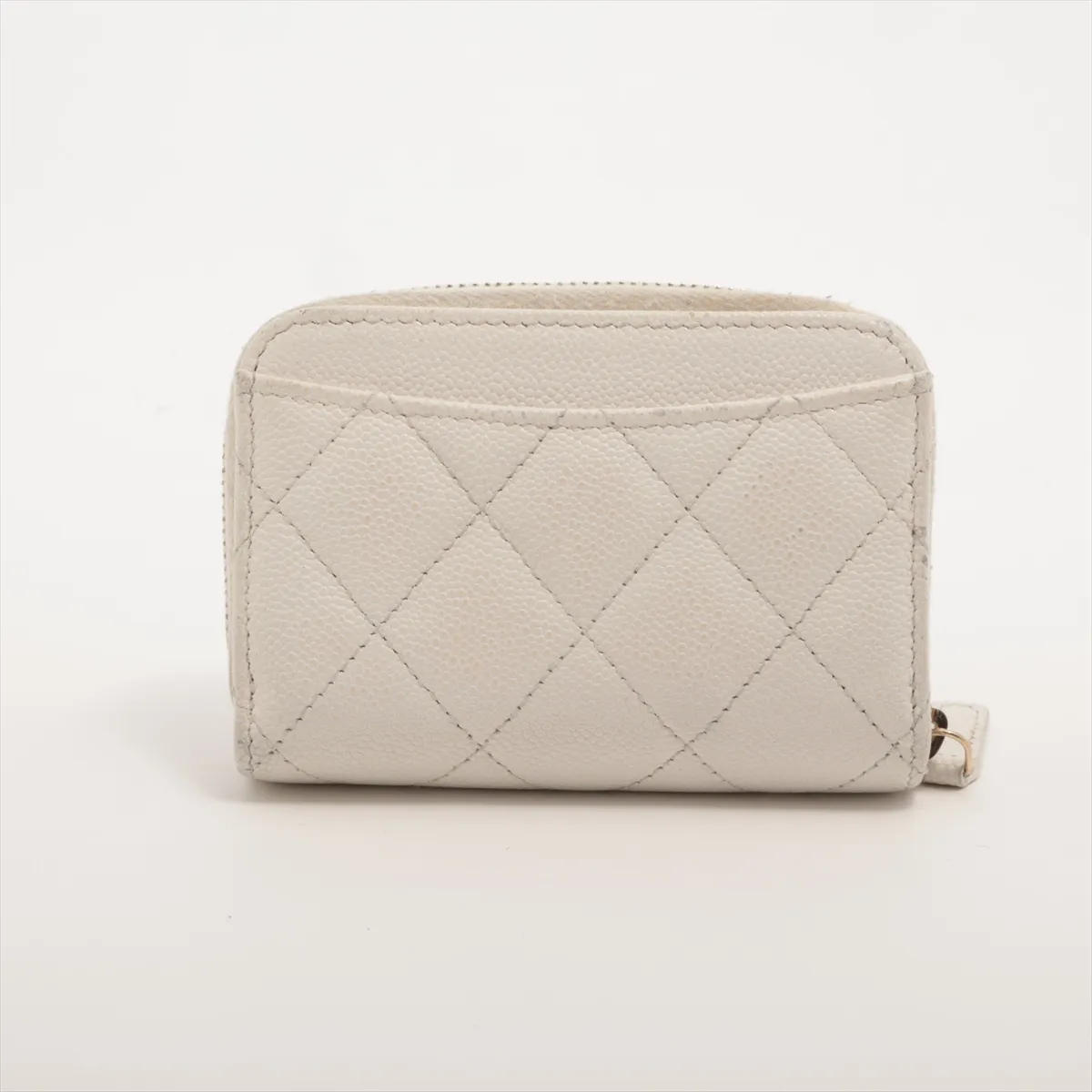 Matelassé Caviar Skin Coin Case, White with Gold Hardware, C6PC70A2 — view 2