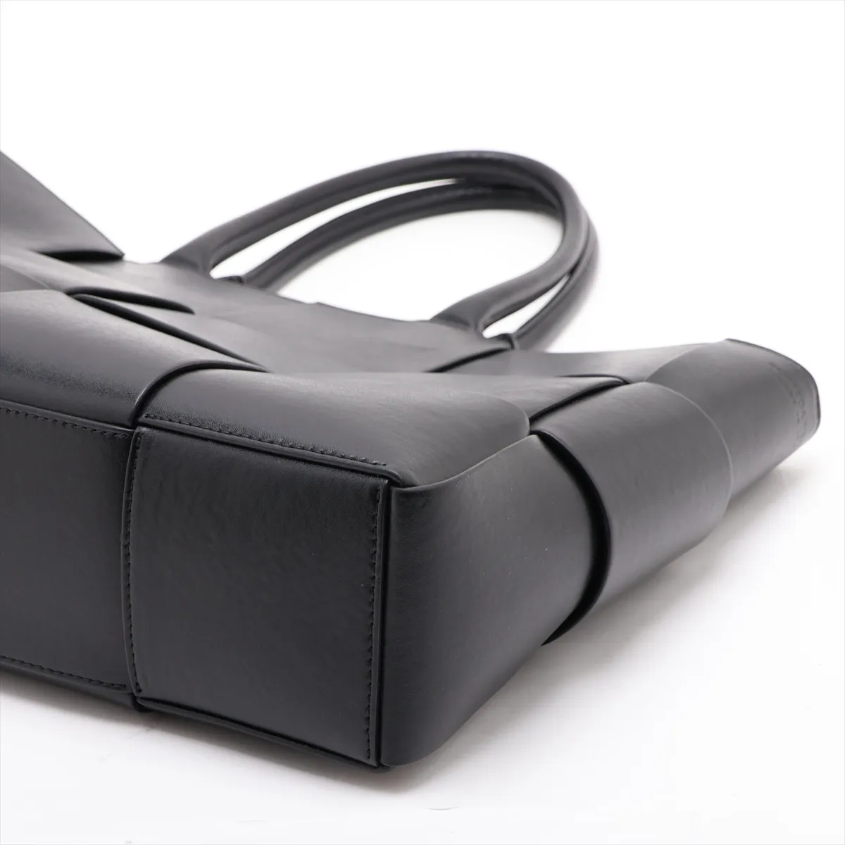 Maxi Intrecciato The Arco Tote Large Leather Tote Bag, Black — view 3