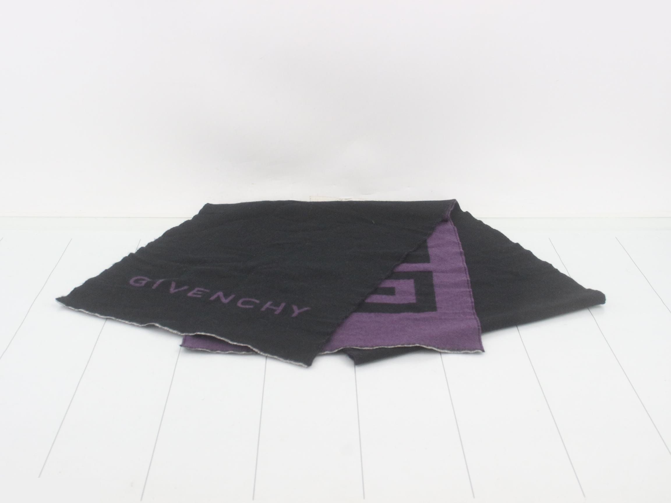 Other lines: Small items, accessories, and scarves — view 2