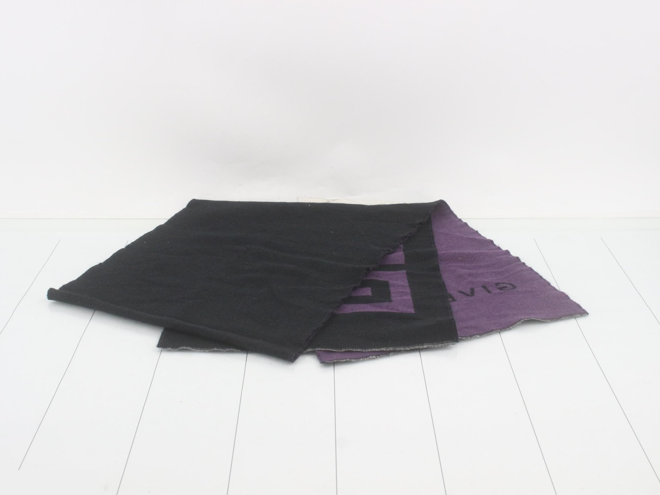 Other lines: Small items, accessories, and scarves — view 3