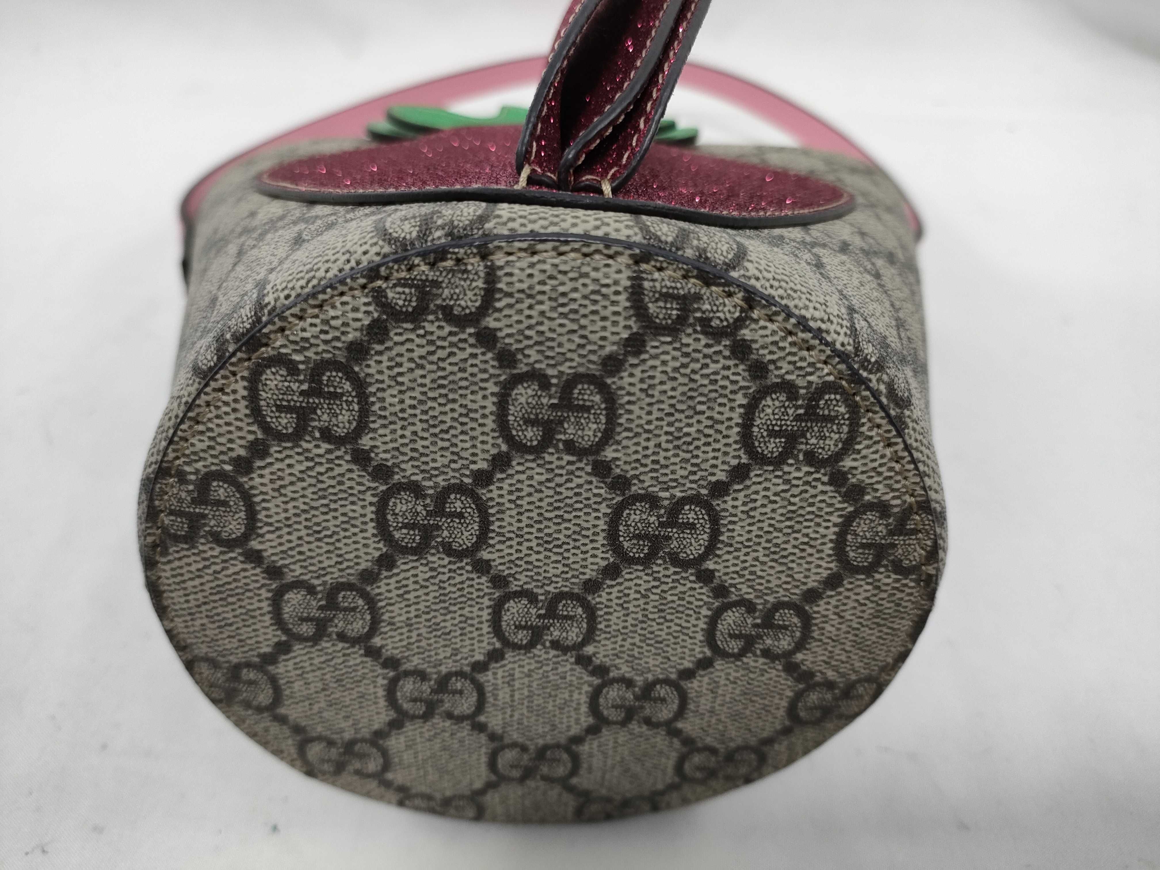 GG Supreme Strawberry 630591 Handbag — view 7