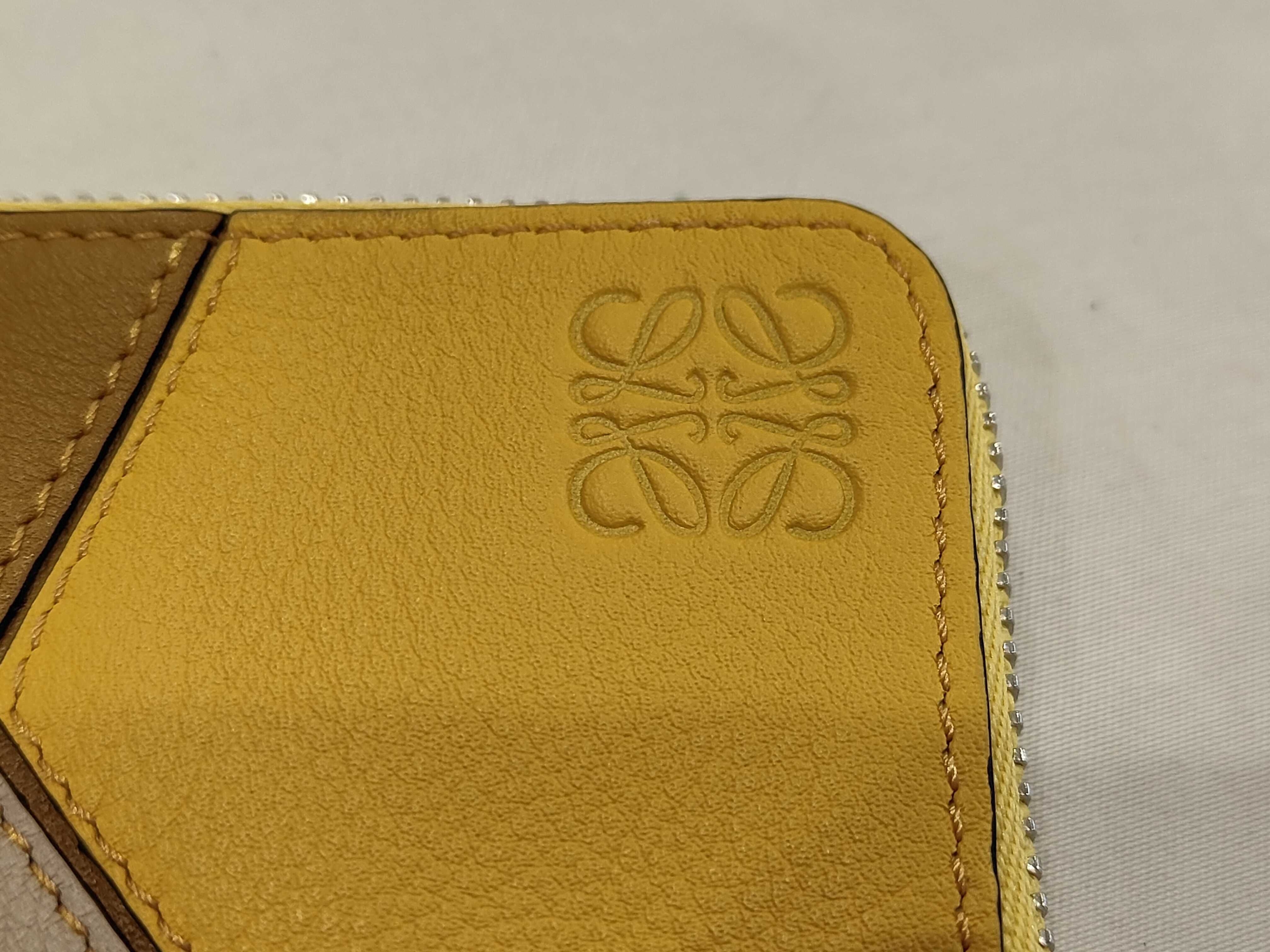 Puzzle Coin Card Holder (Inside soiled) Coin Case — view 8