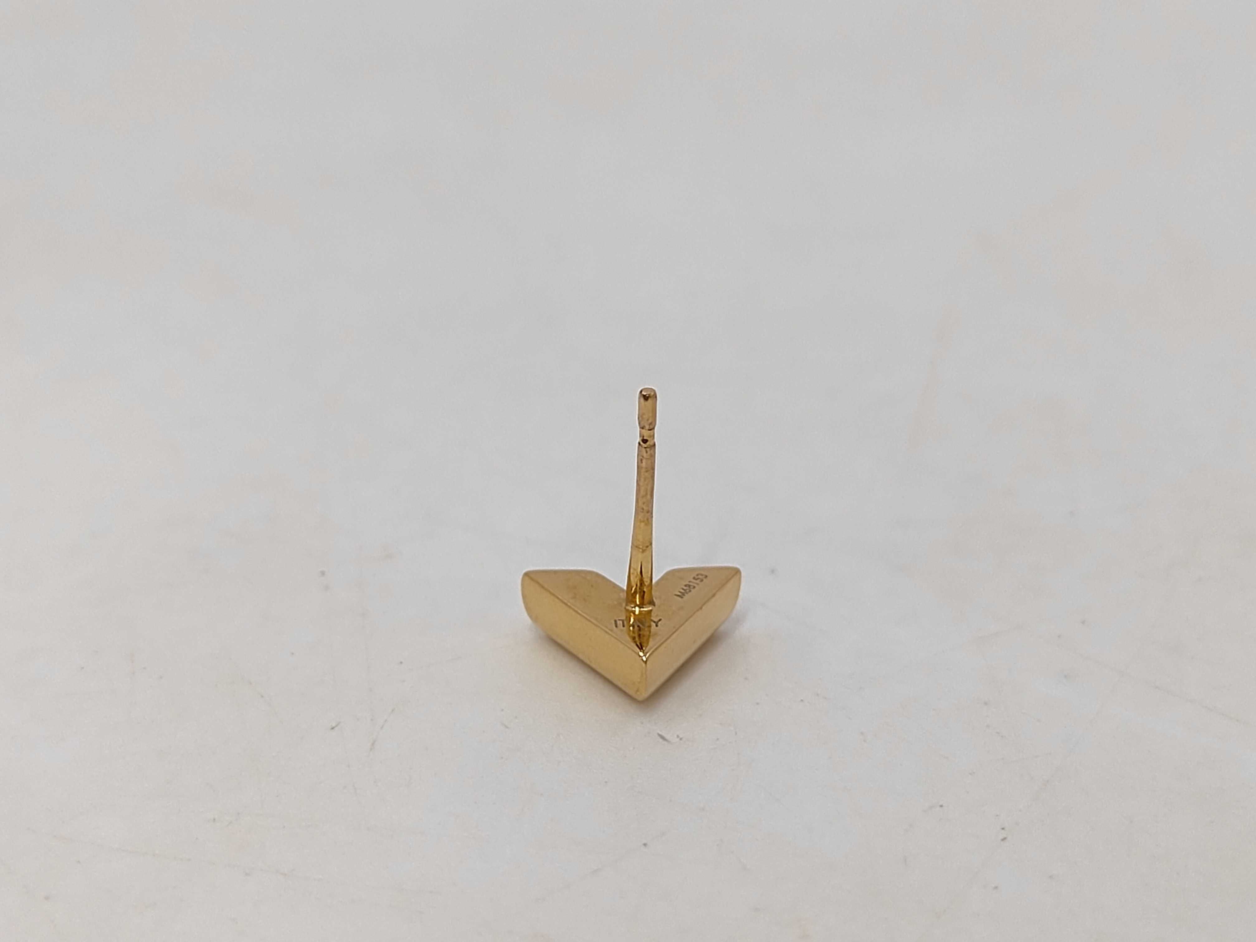 Essential V Earrings, Gold, M68153 — view 2