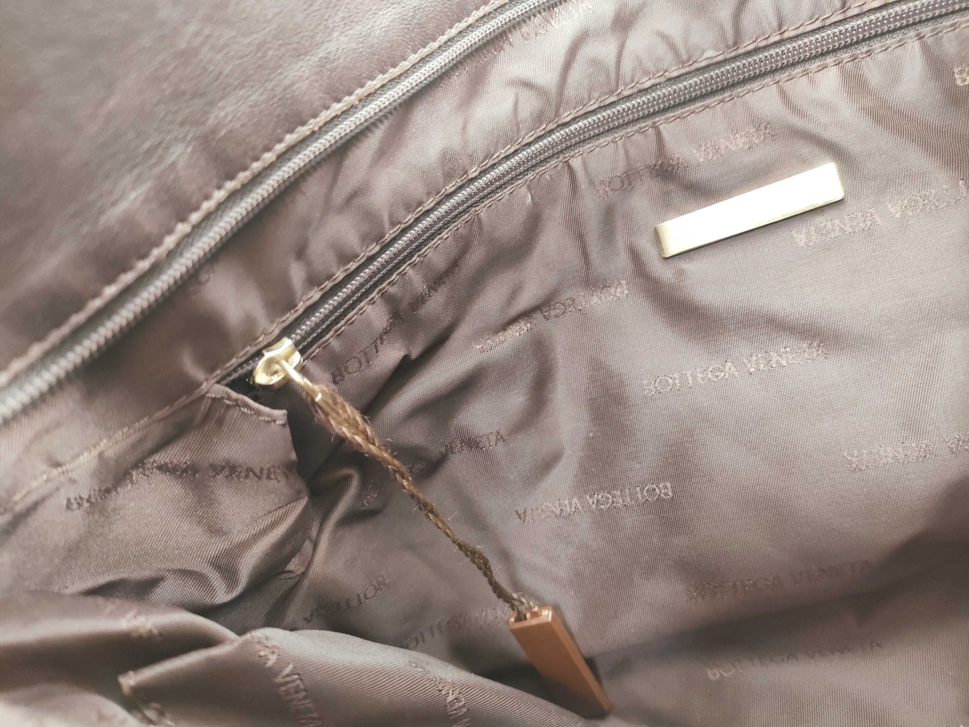 Logo One-Shoulder Bag — view 12