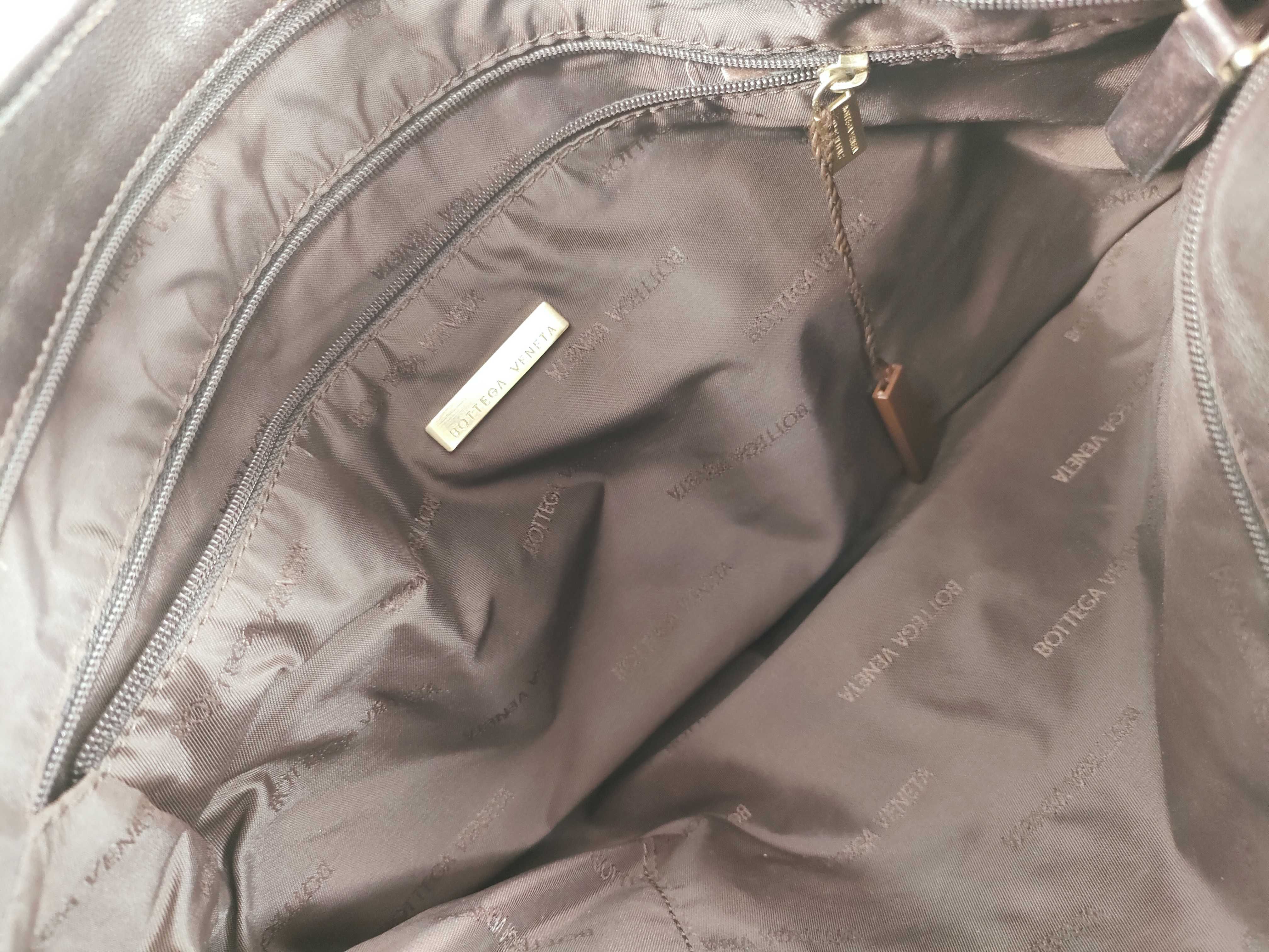 Logo One-Shoulder Bag — view 9