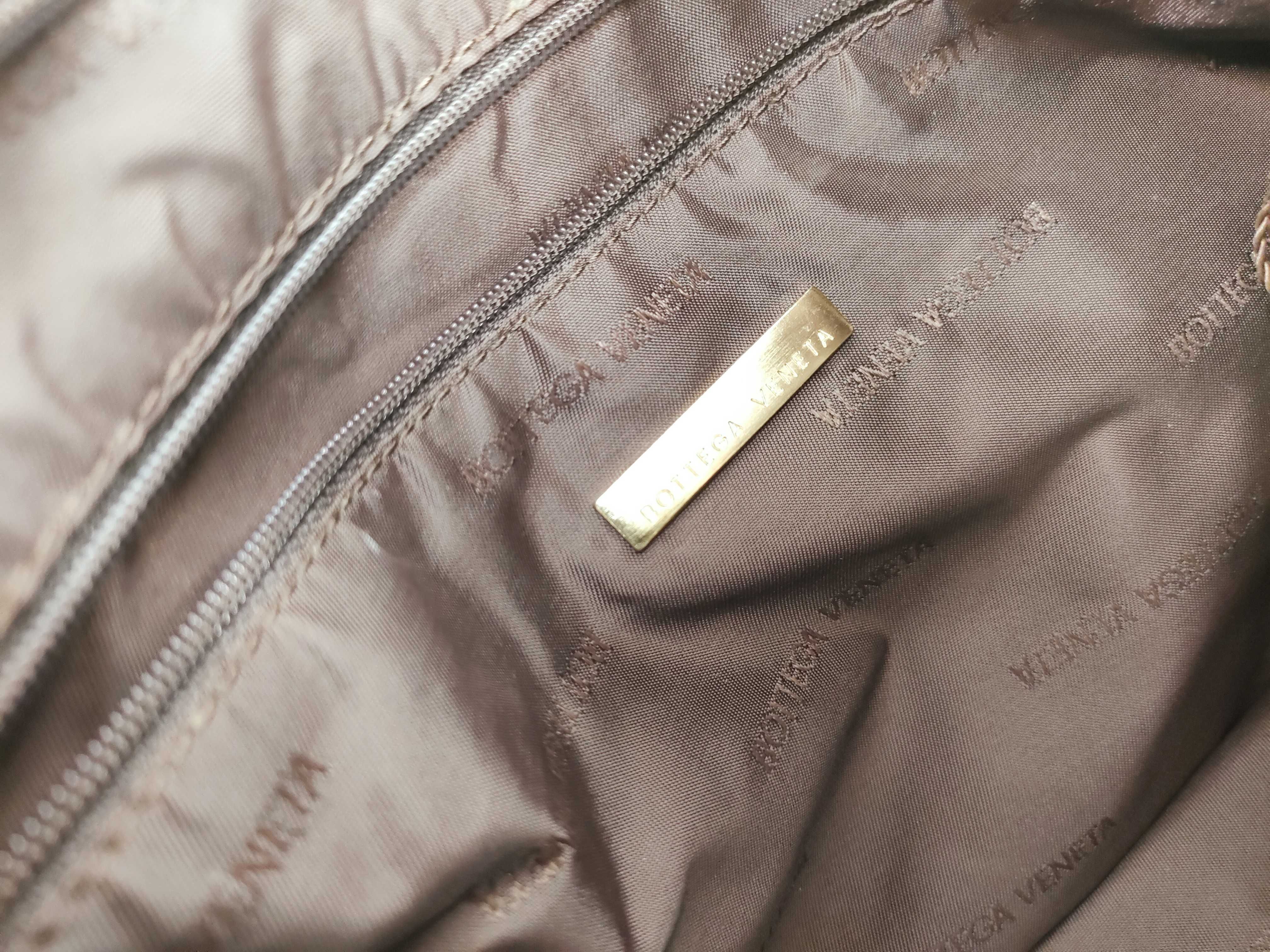 Logo One-Shoulder Bag — view 10