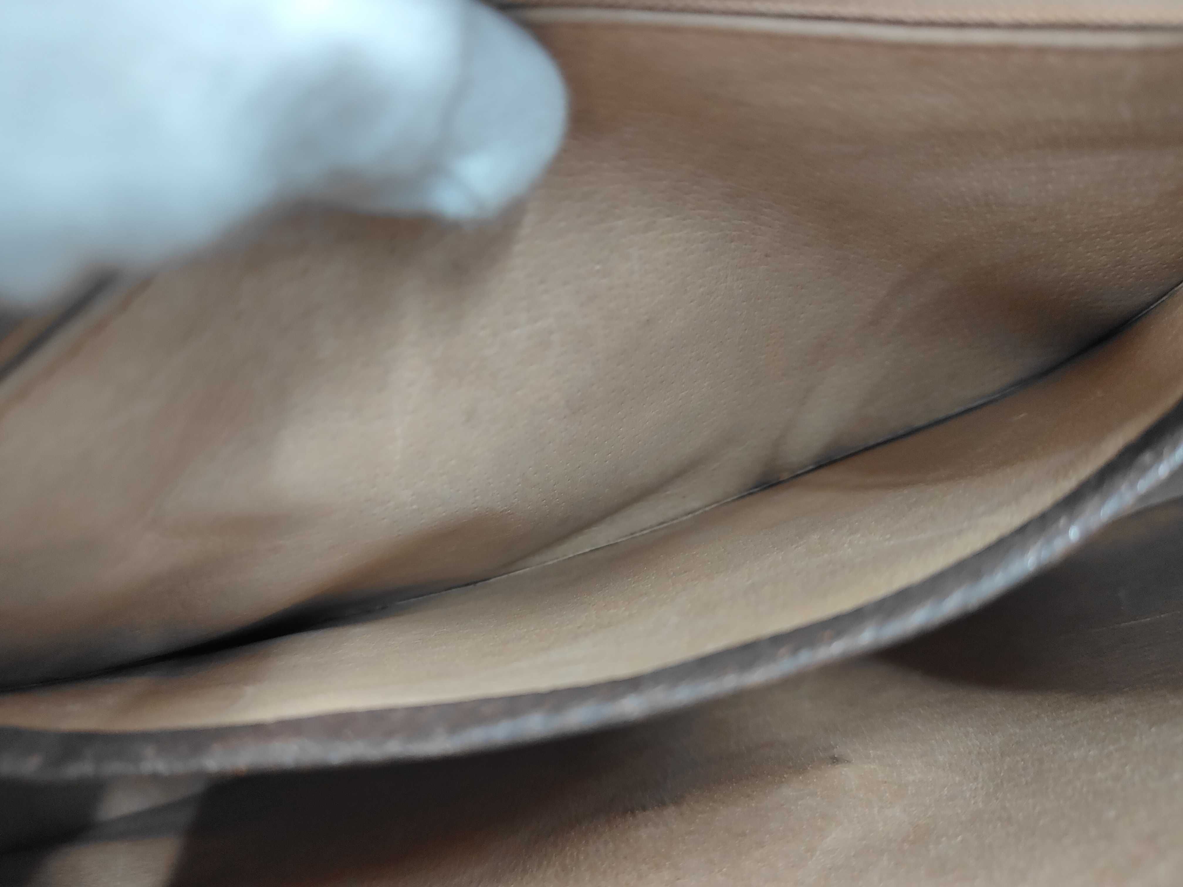 Logo Sherry Leather Shoulder Bag — view 11