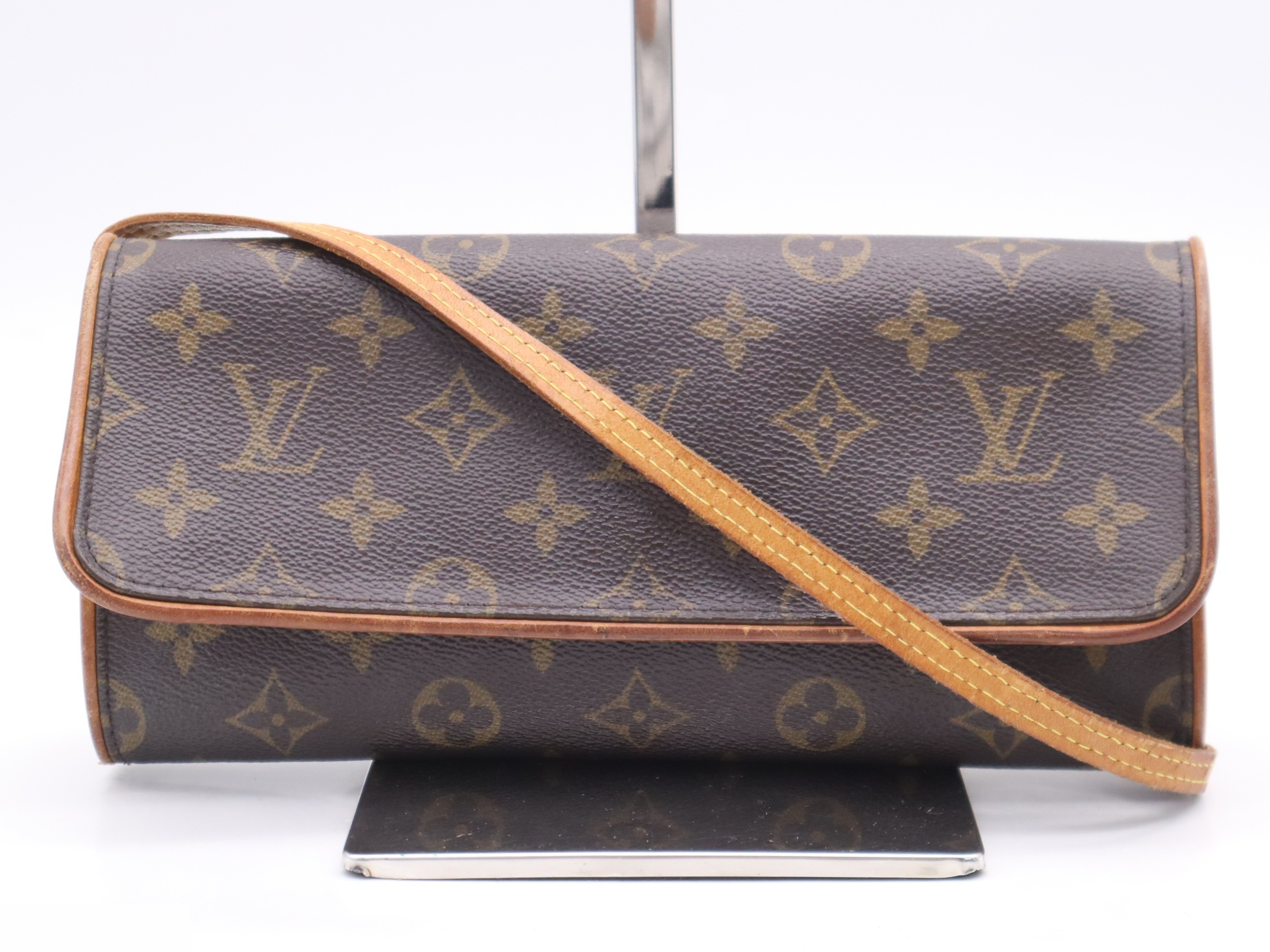 Pochette Twin GM with shoulder strap