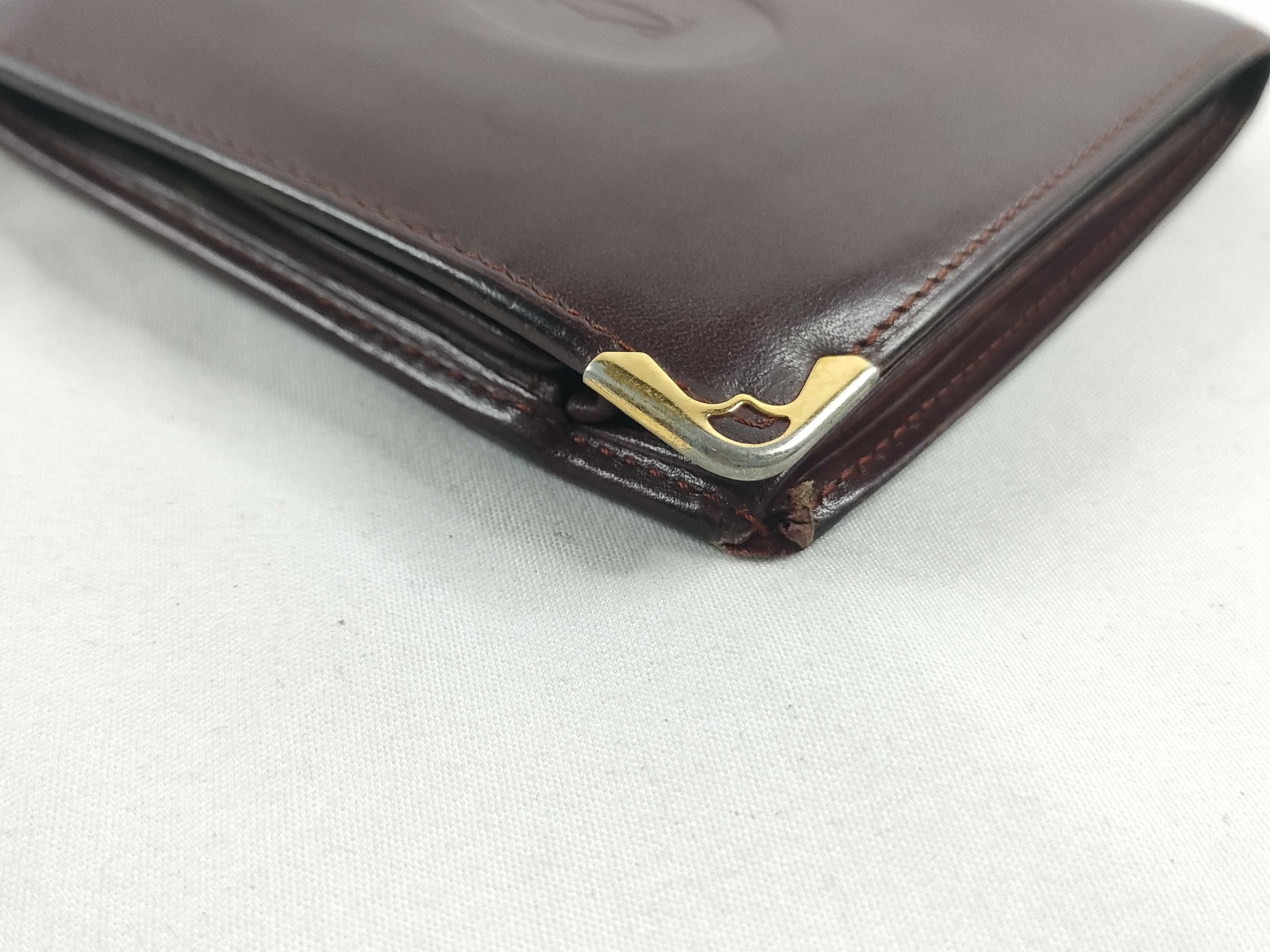 Must line wallet — view 4