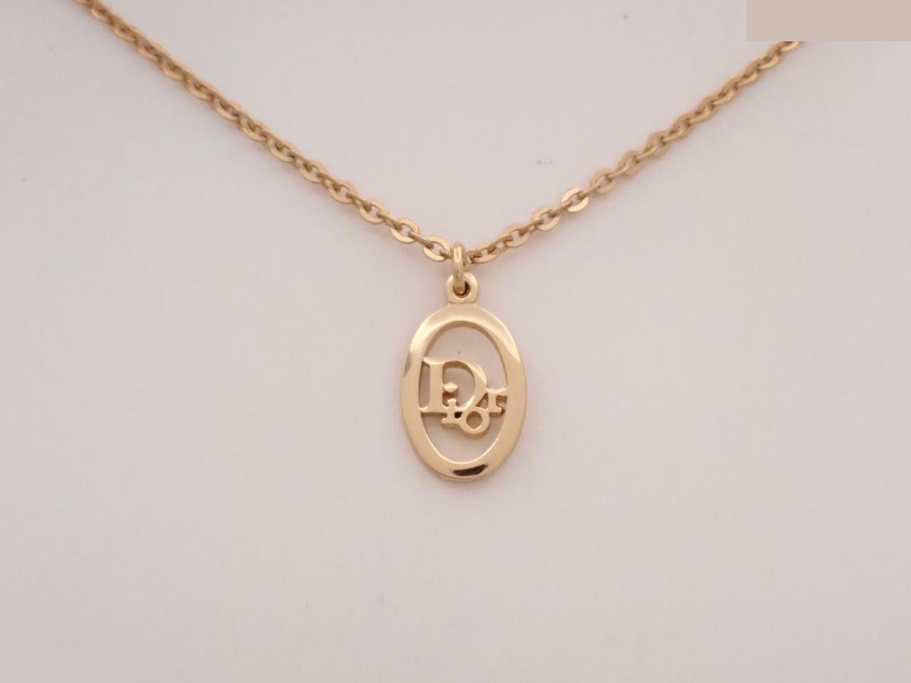 Logo oval necklace, chain approximately 38cm