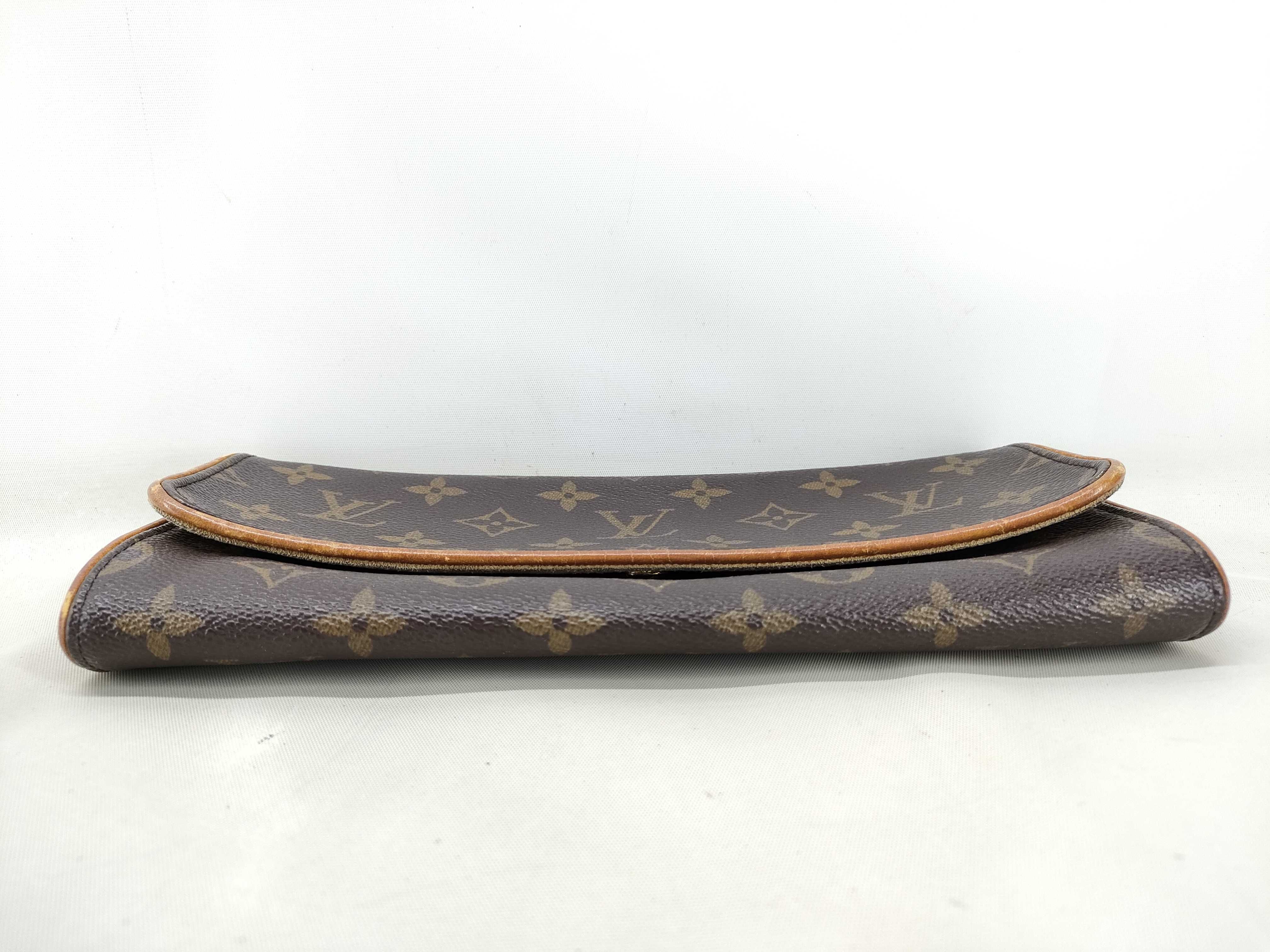 Monogram Pochette Twin GM CA0070 Shoulder Bag — view 3