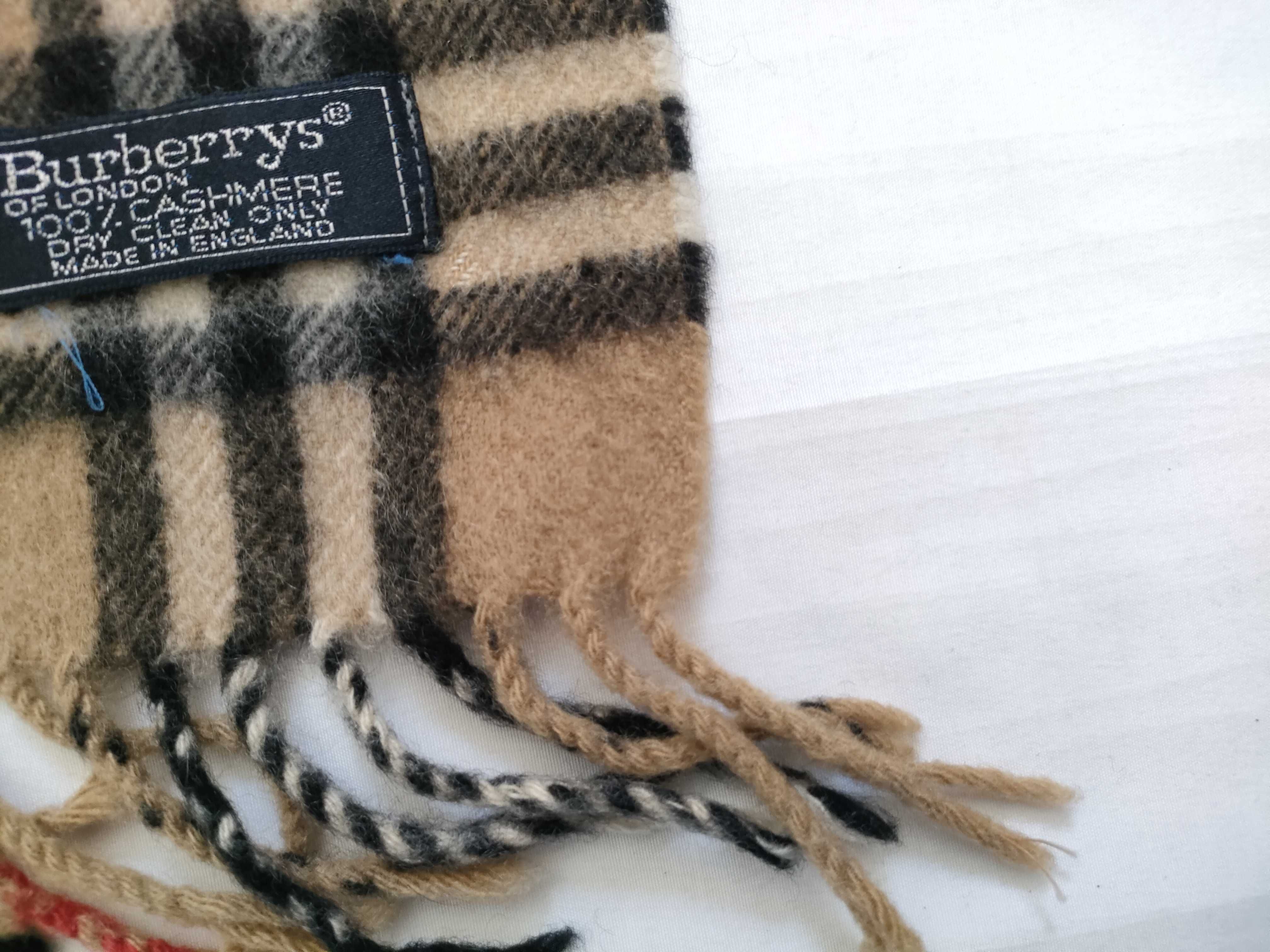 100% Cashmere Scarf, Nova Check Pattern, and other accessories. — view 5