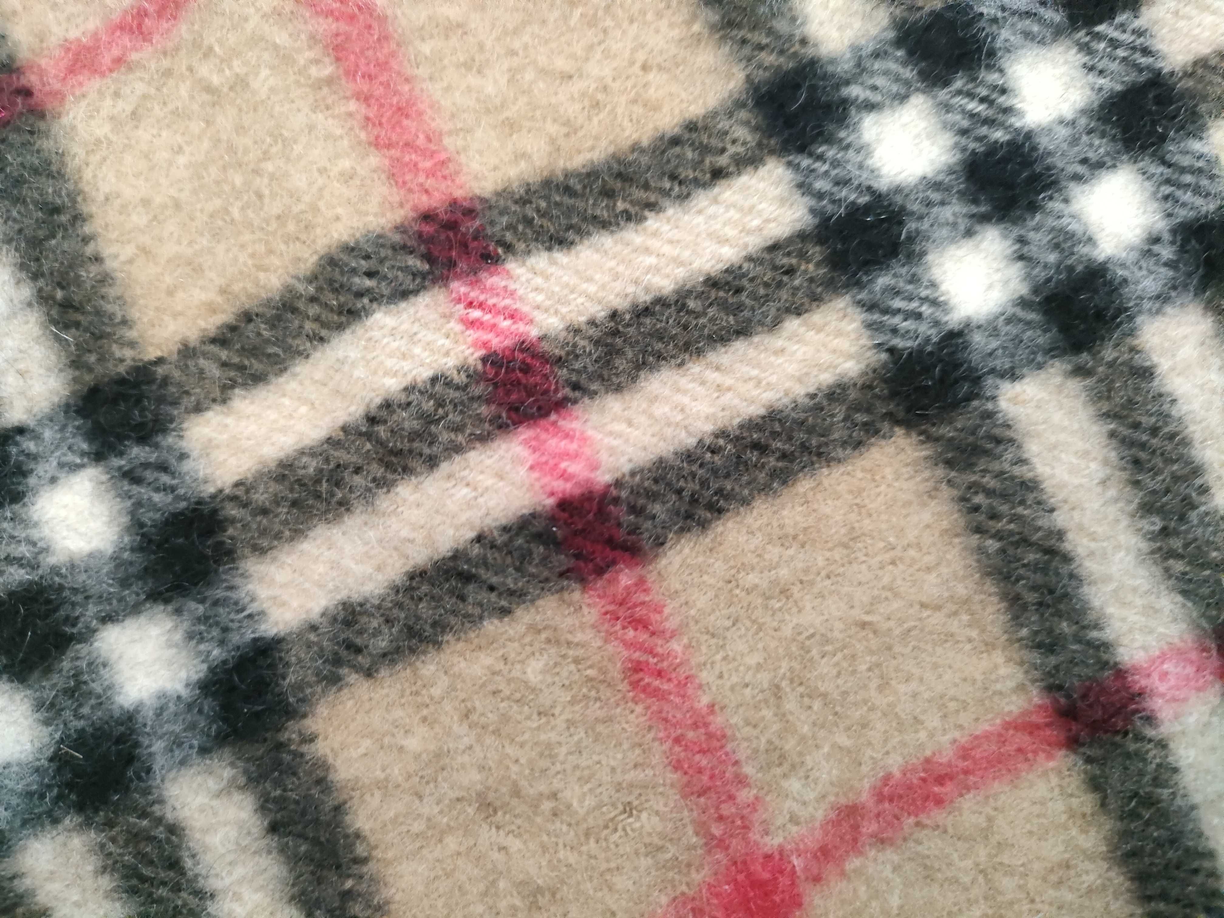 100% Cashmere Scarf, Nova Check Pattern, and other accessories. — view 8