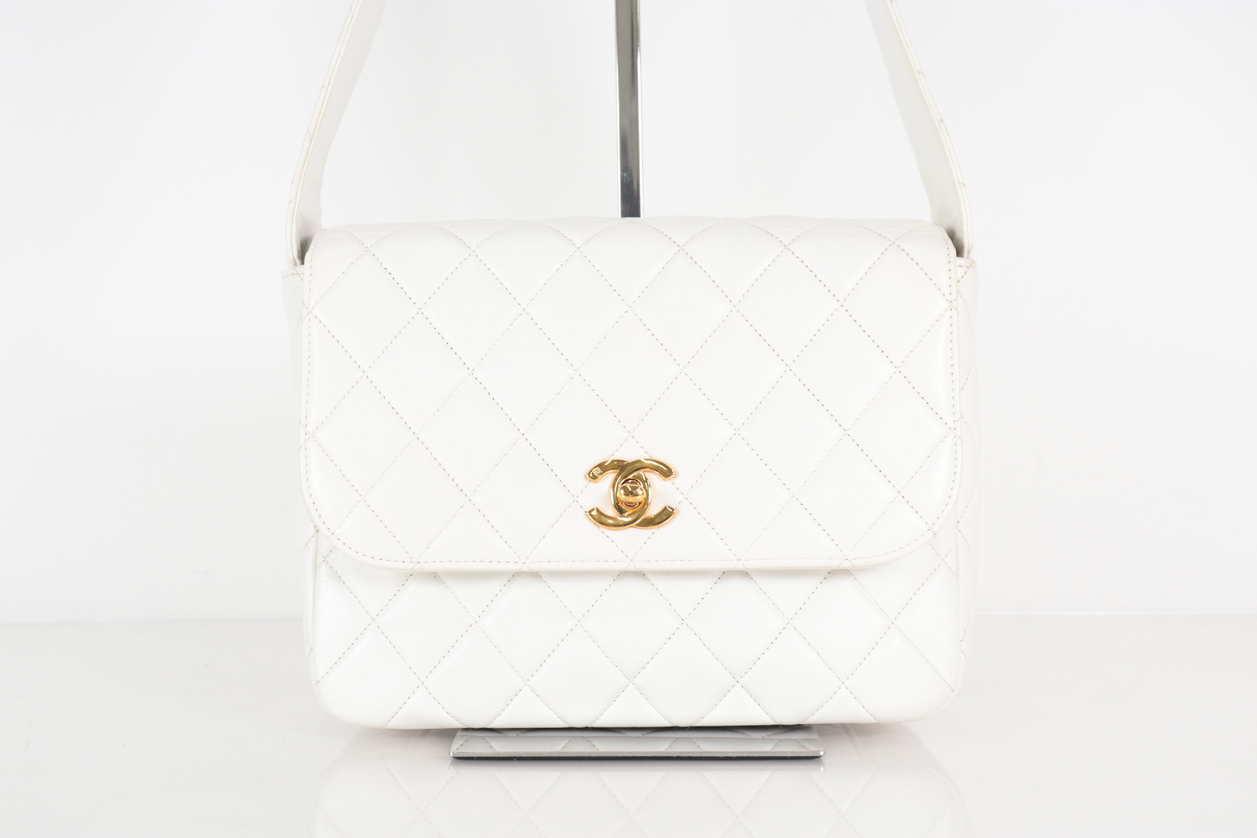 Turnlock Lambskin One-Shoulder Bag, White, Series 4 — view 2