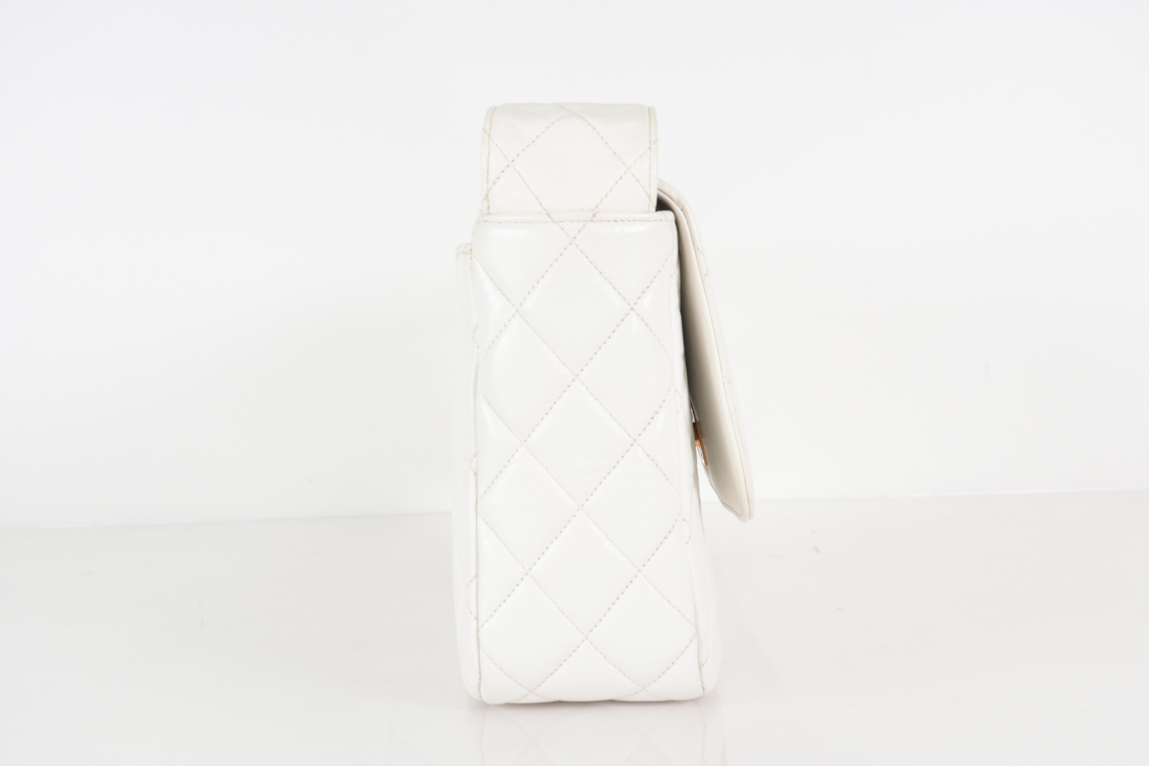Turnlock Lambskin One-Shoulder Bag, White, Series 4 — view 4