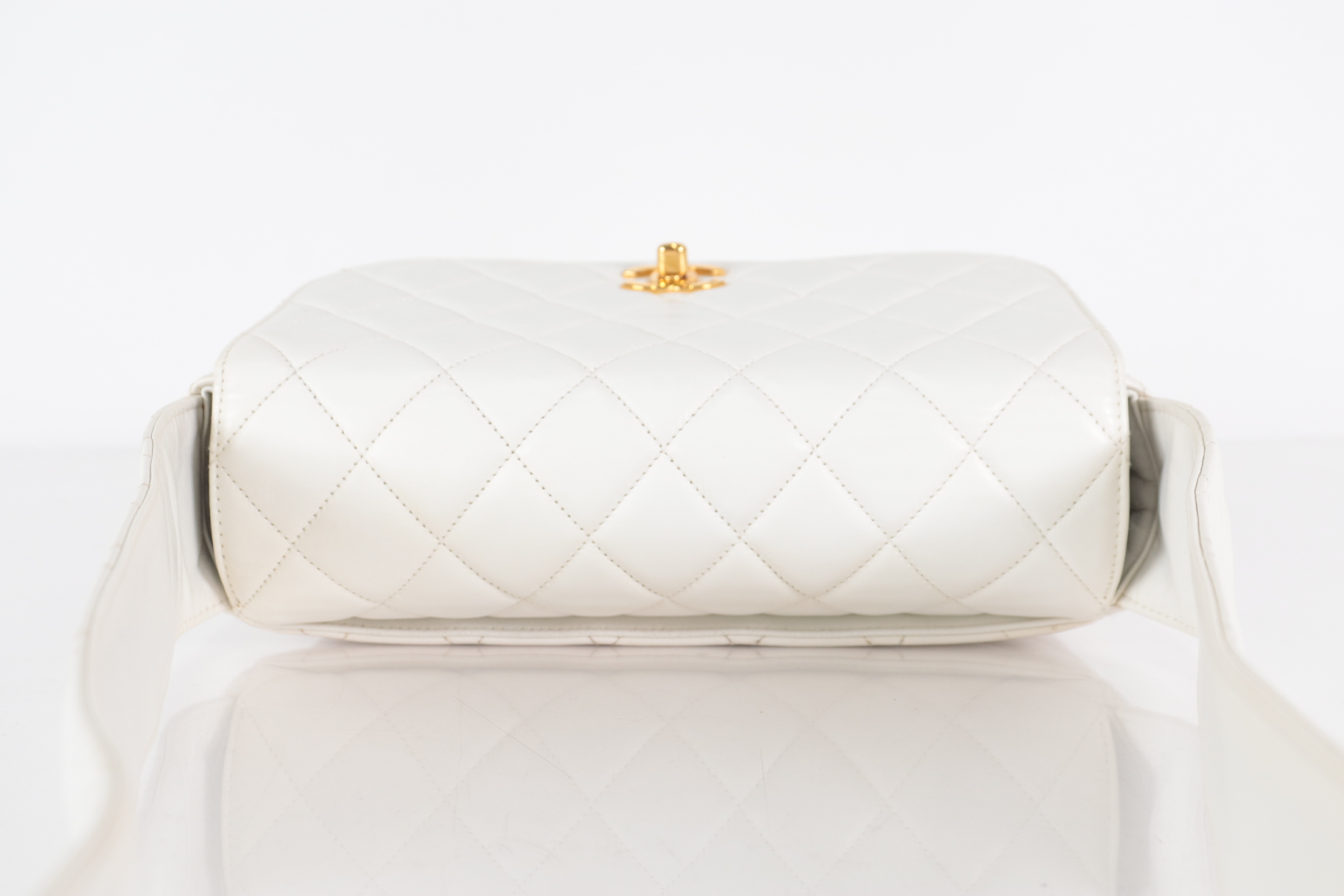 Turnlock Lambskin One-Shoulder Bag, White, Series 4 — view 6