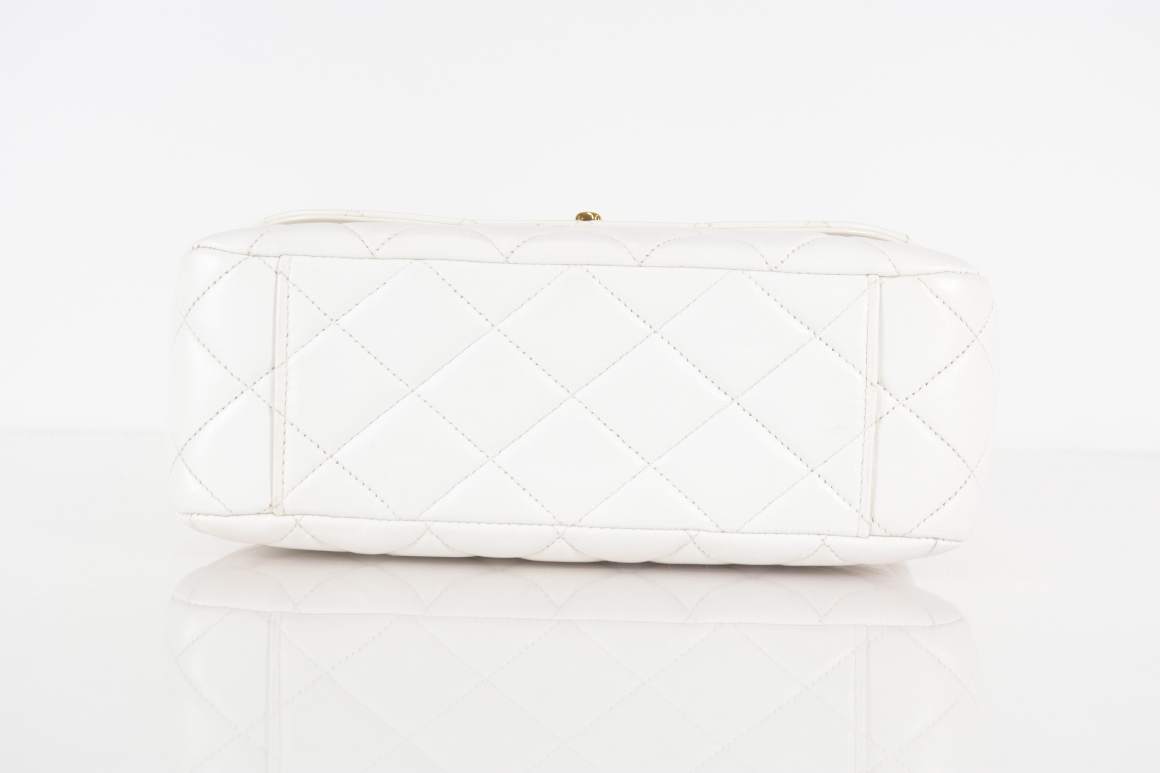 Turnlock Lambskin One-Shoulder Bag, White, Series 4 — view 7
