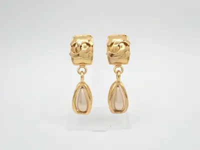 Coco Mark Pearl Swing Earrings
