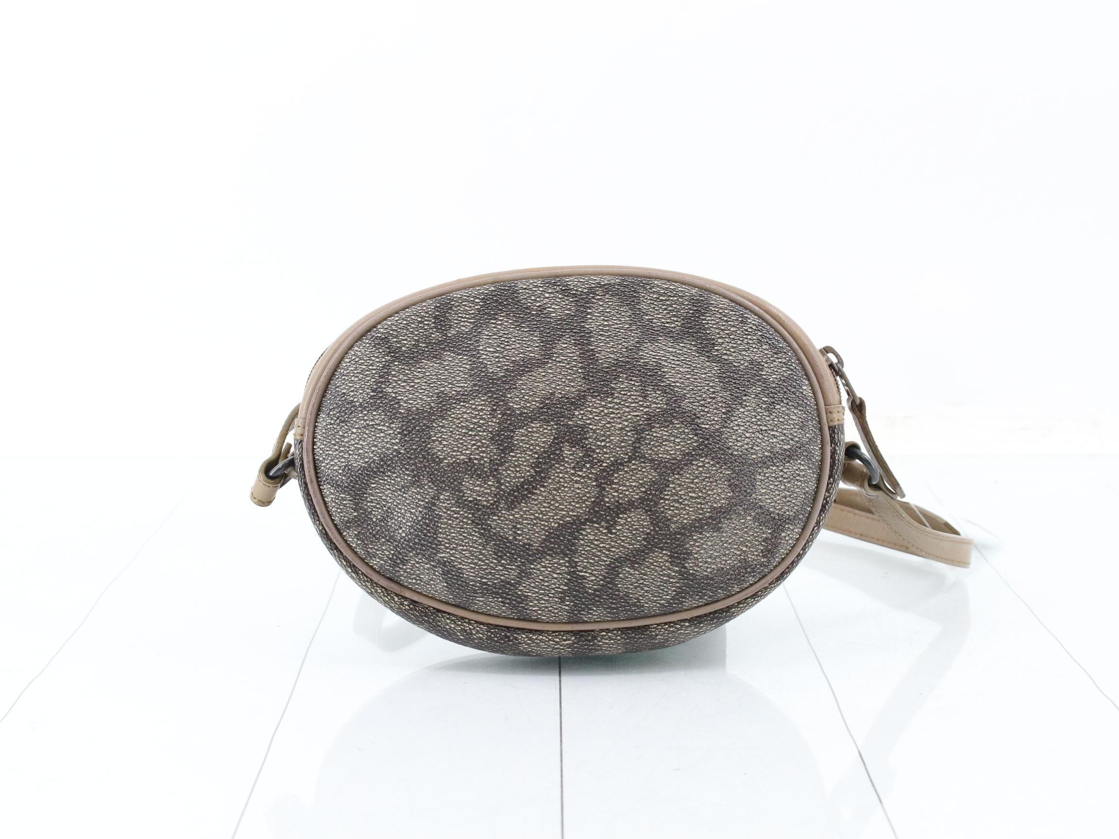 shoulder bag, giraffe pattern — view 2
