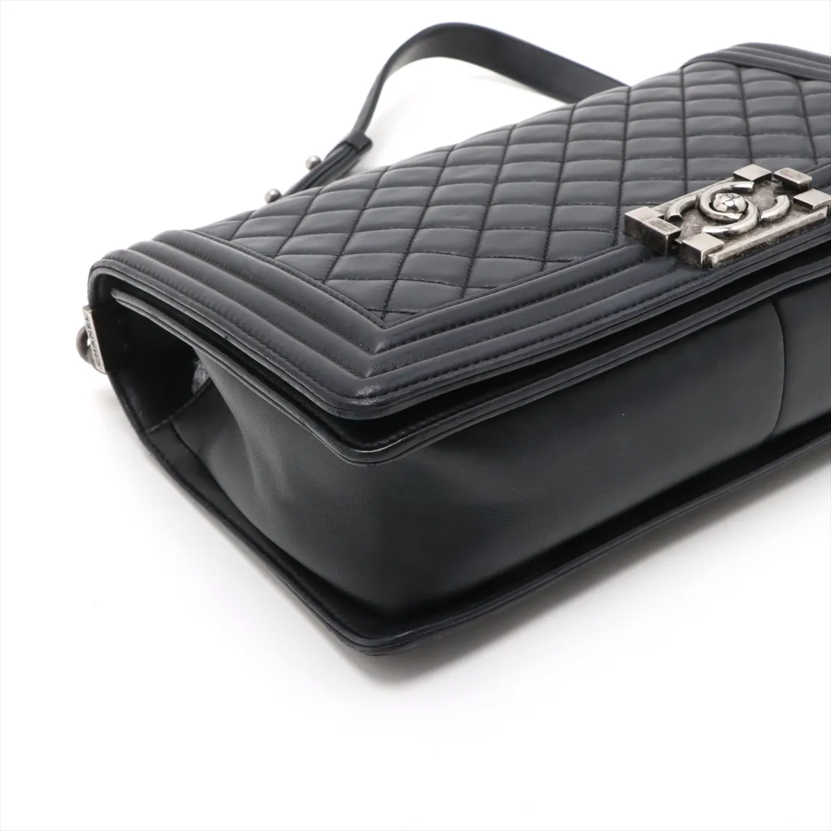 Boy Chanel 28 Large Lambskin Chain Shoulder Bag Navy Gunmetal Hardware 23359733 23rd Series A92193 — view 4