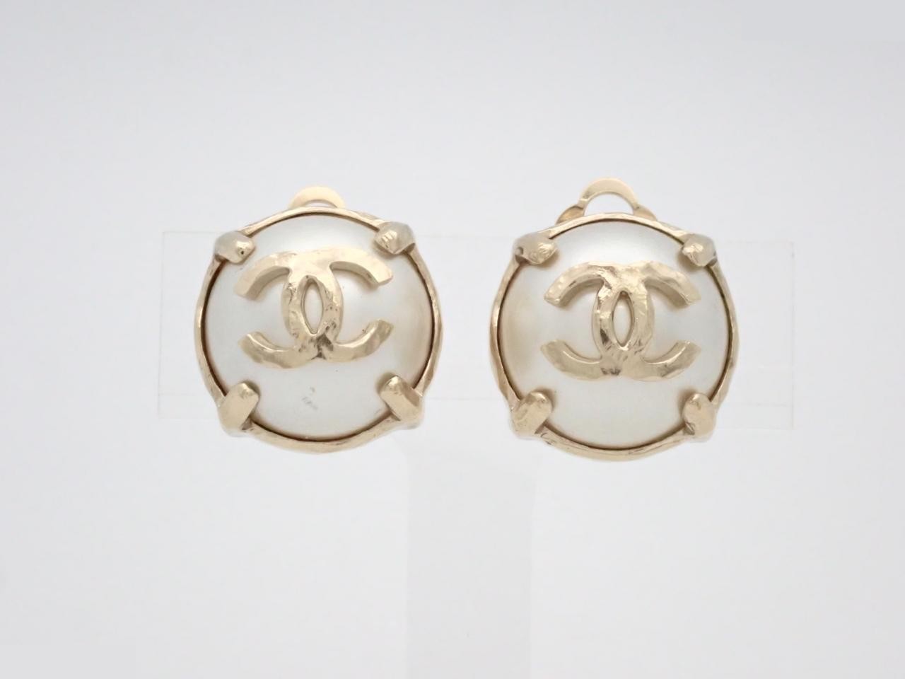Earrings B14P, Coco Mark, Pearl, Round, 2cm wide