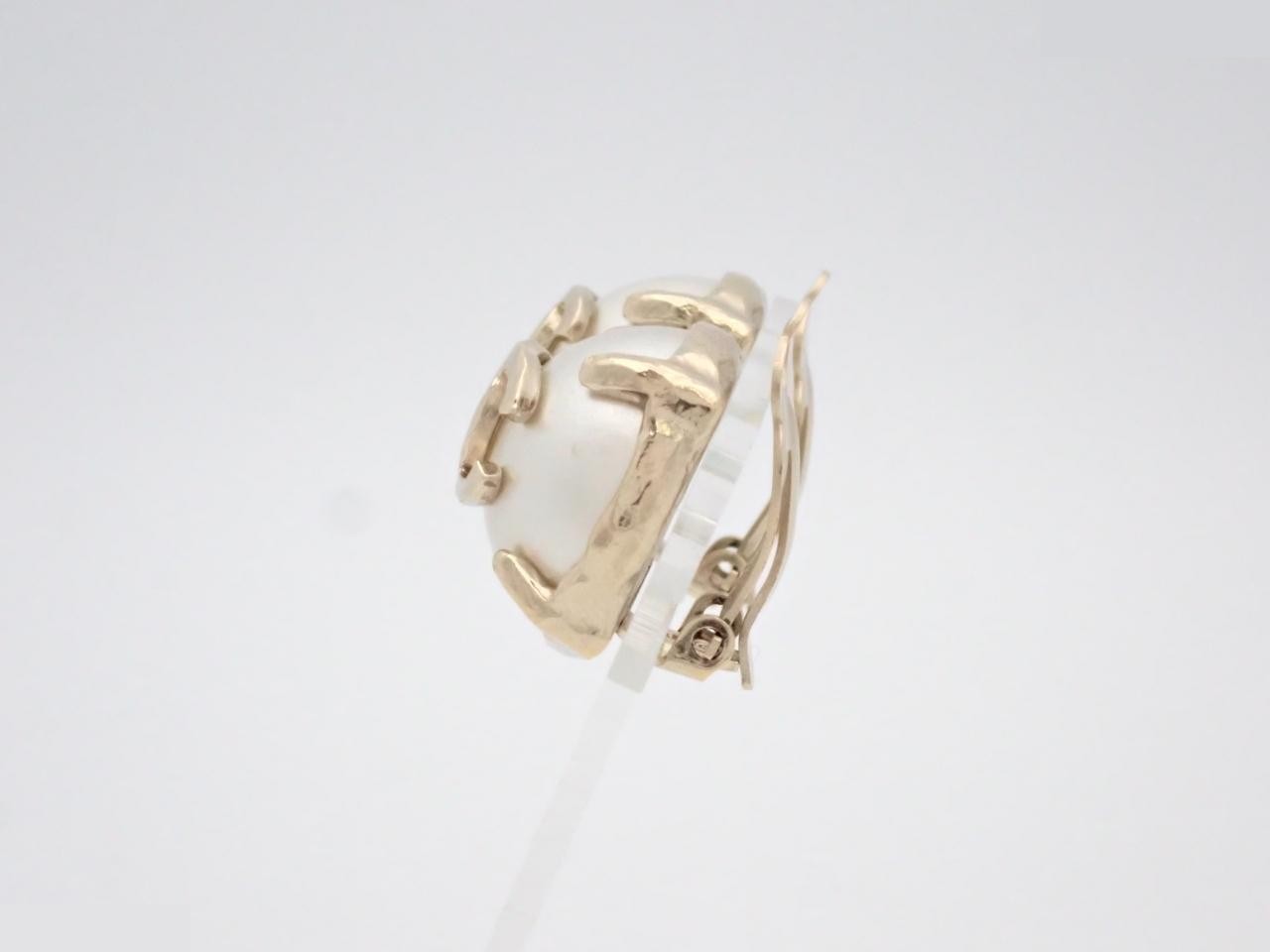 Earrings B14P, Coco Mark, Pearl, Round, 2cm wide — view 3