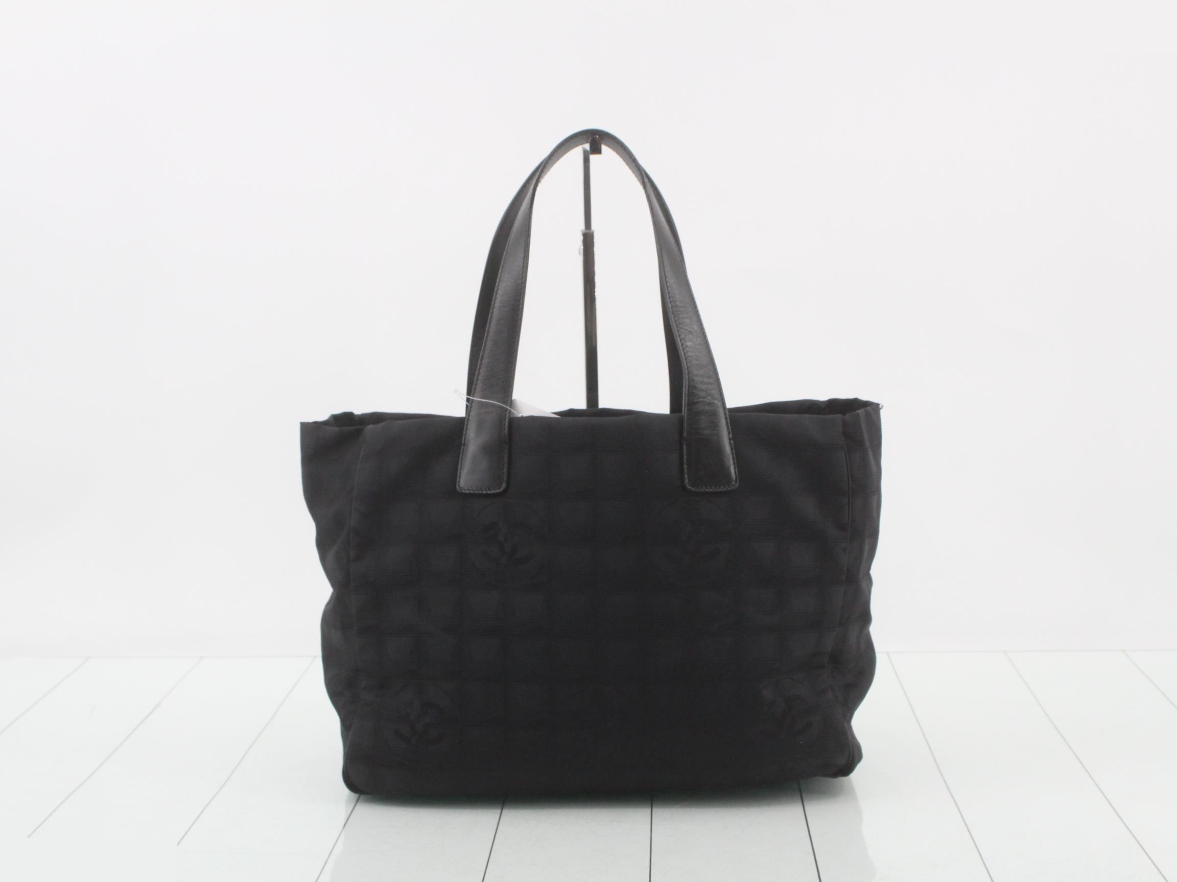 New Travel Line Tote Bag, Black