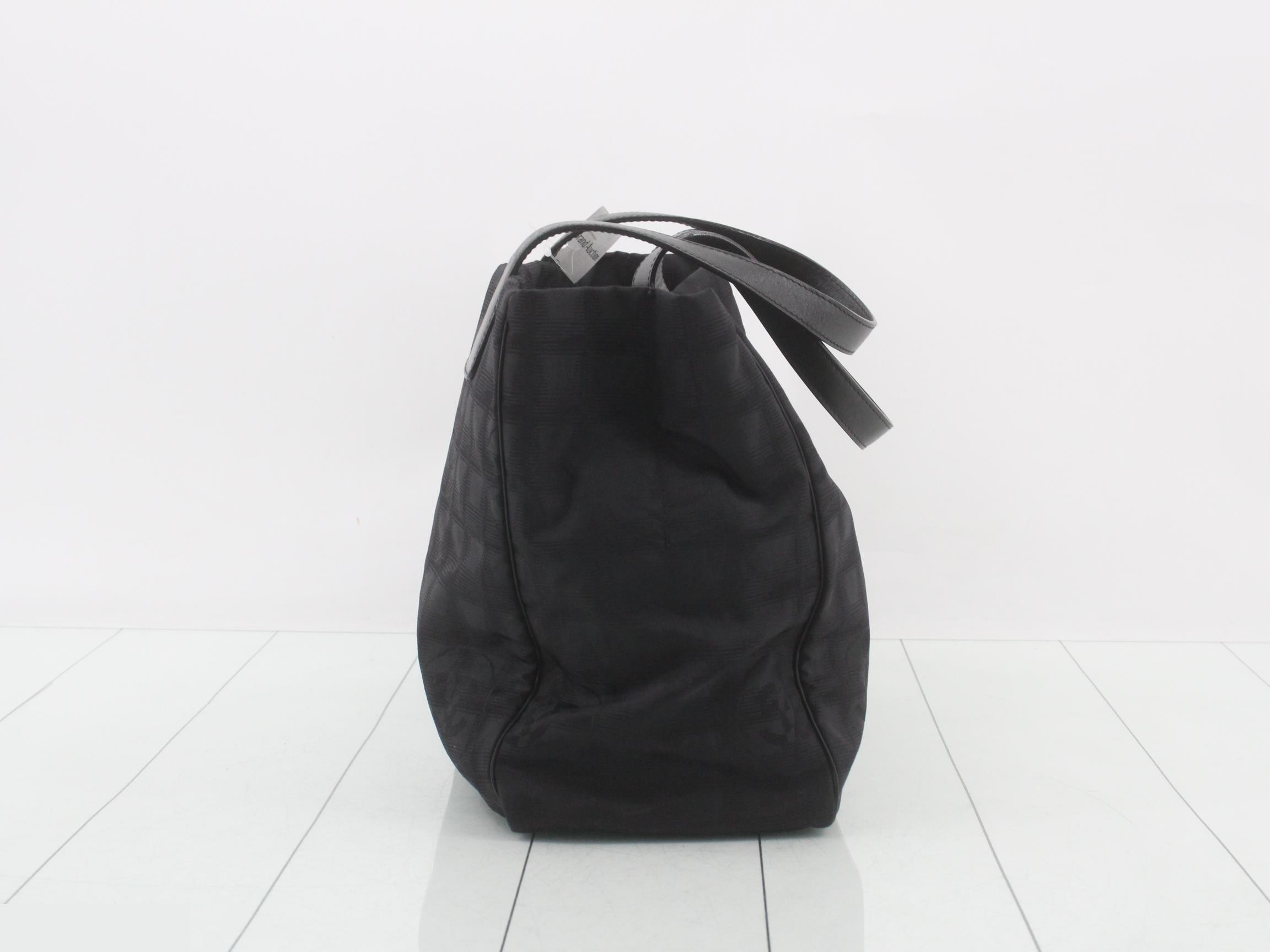 New Travel Line Tote Bag, Black — view 3