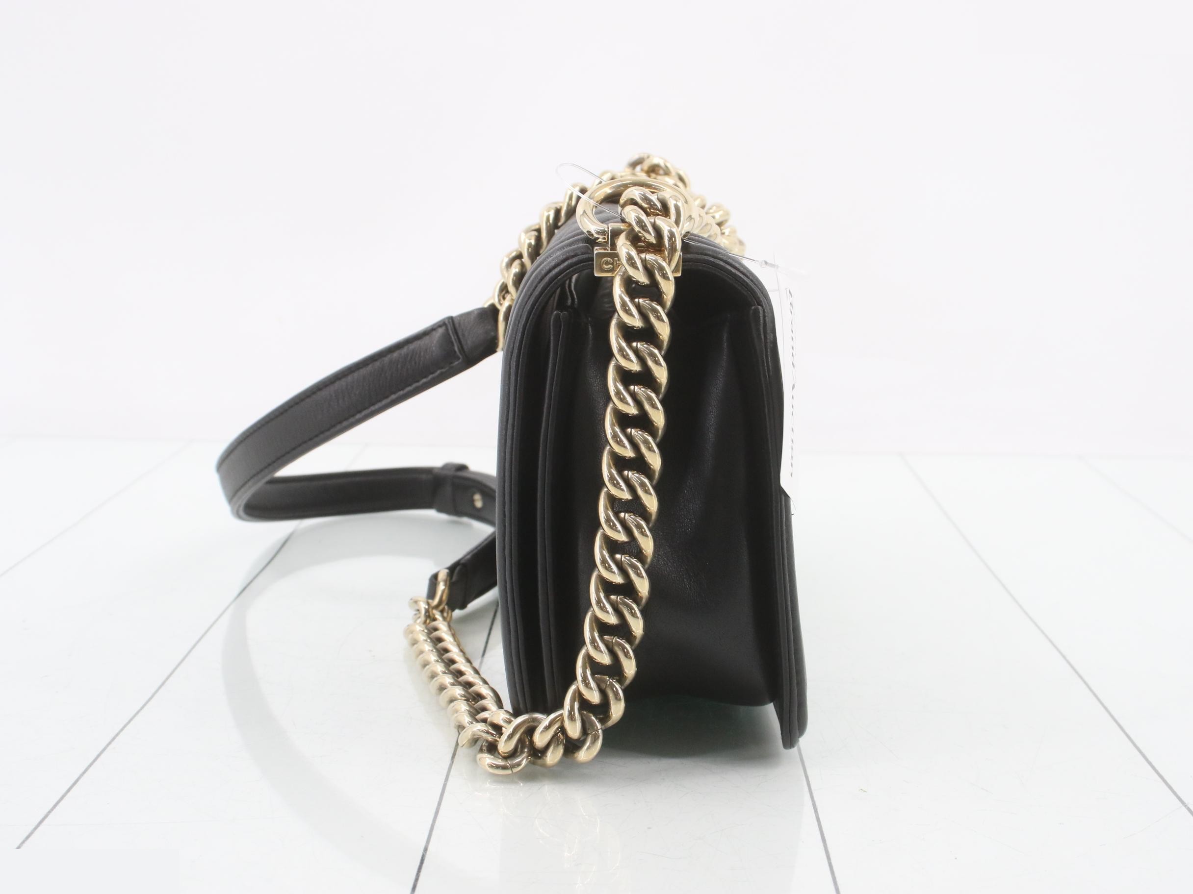 Matelassé Boy Chanel 25 Lambskin Seal Card — view 3