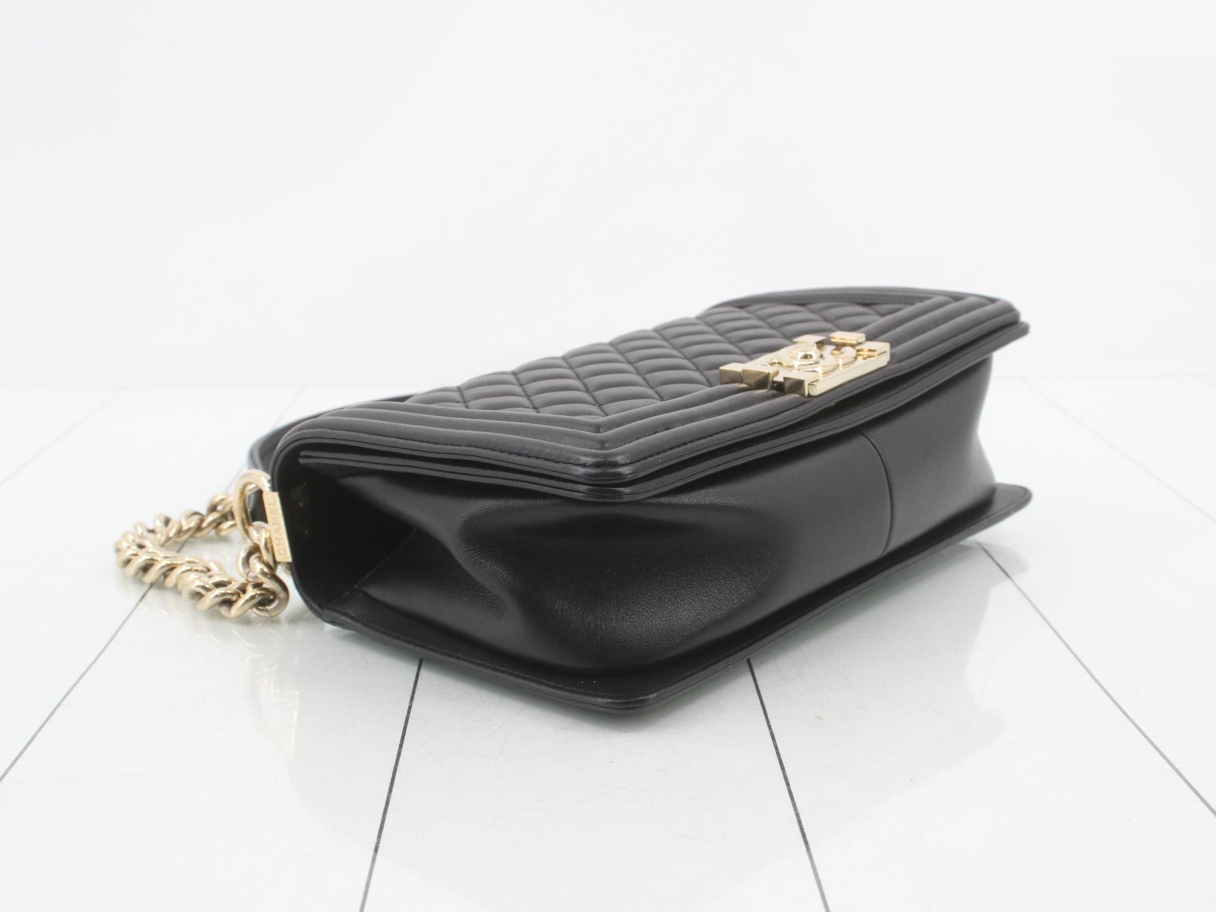 Matelassé Boy Chanel 25 Lambskin Seal Card — view 5