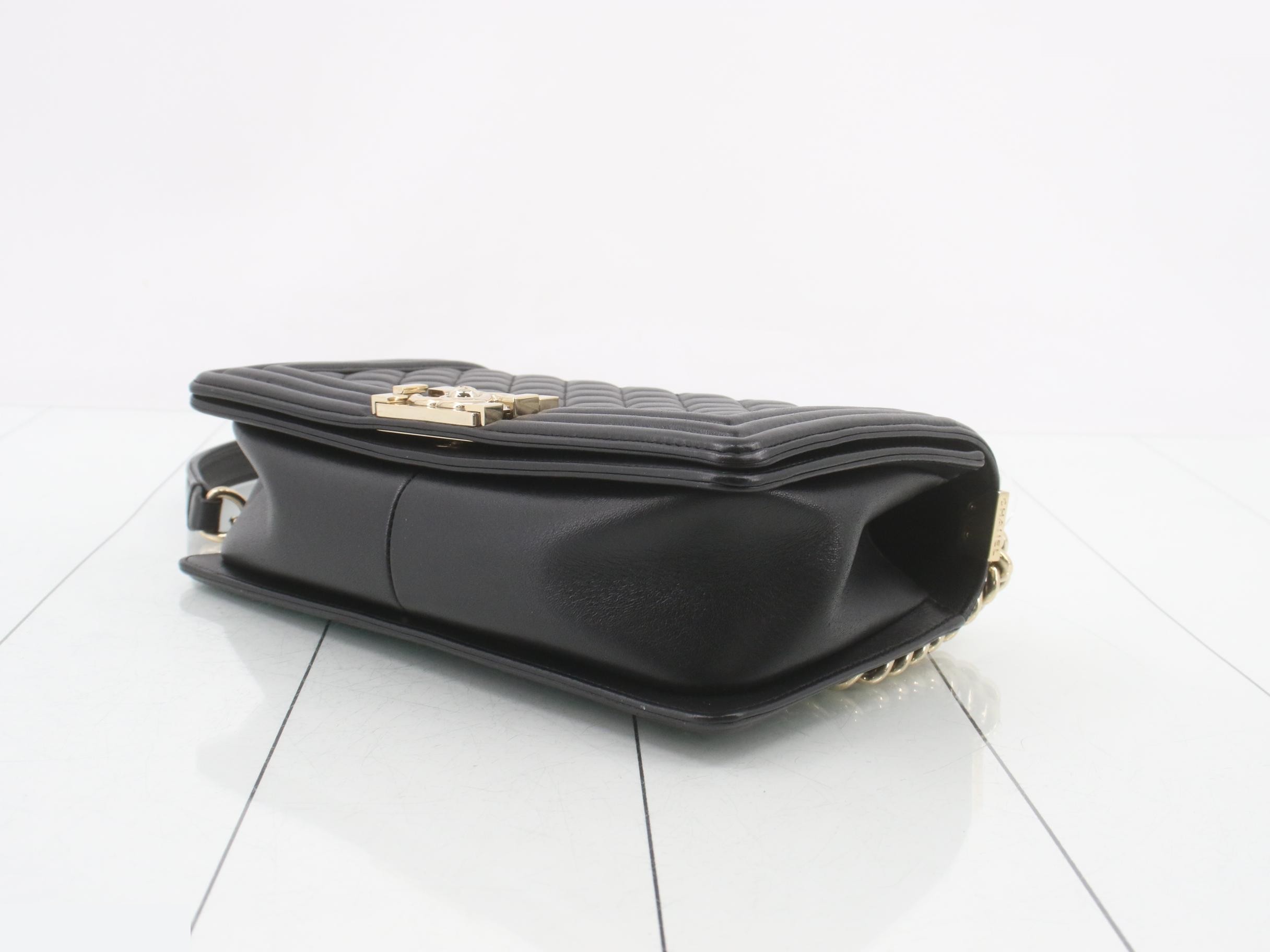 Matelassé Boy Chanel 25 Lambskin Seal Card — view 6