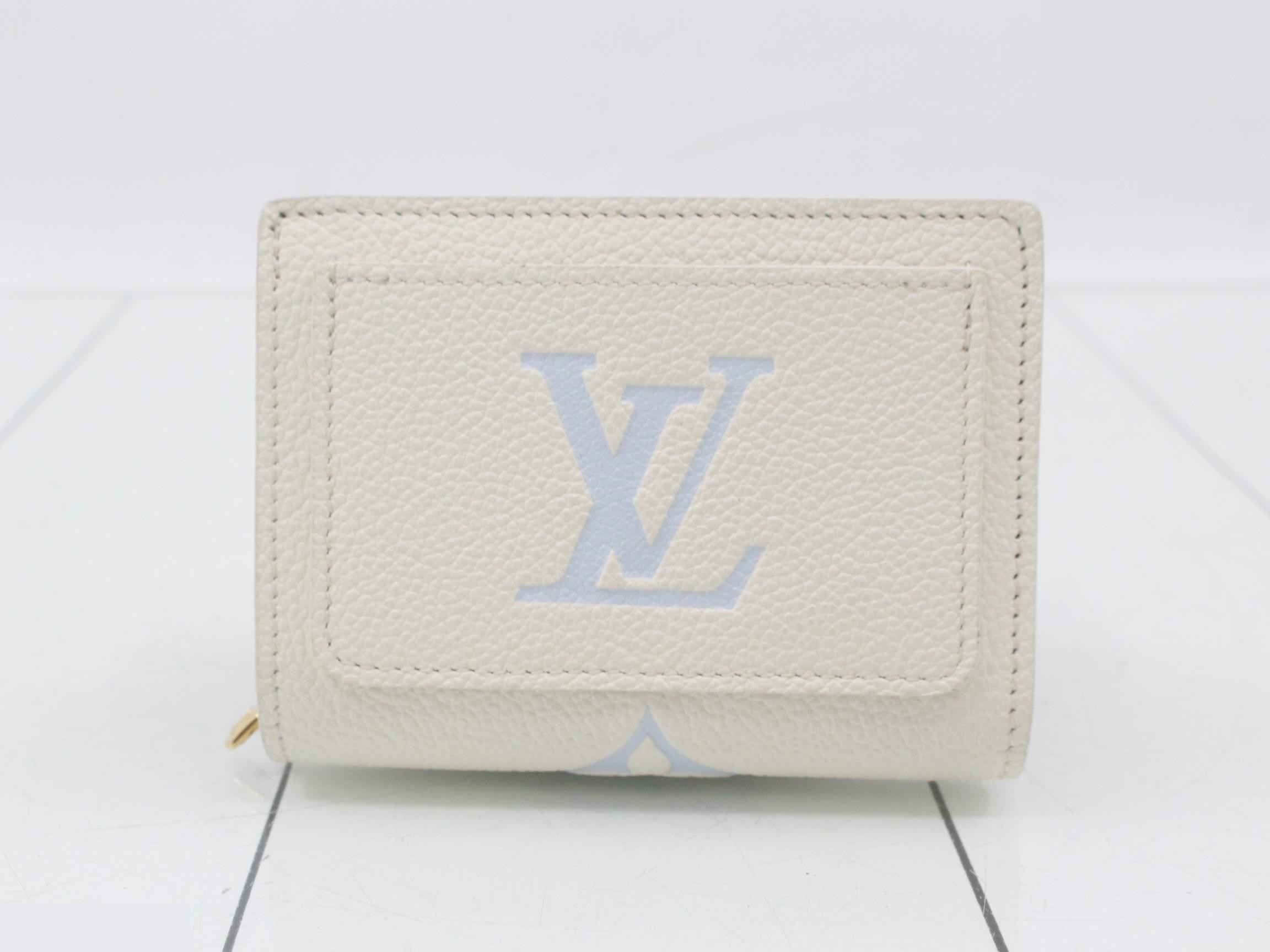Portefeuille Claire bi-fold wallet, unused. — view 2